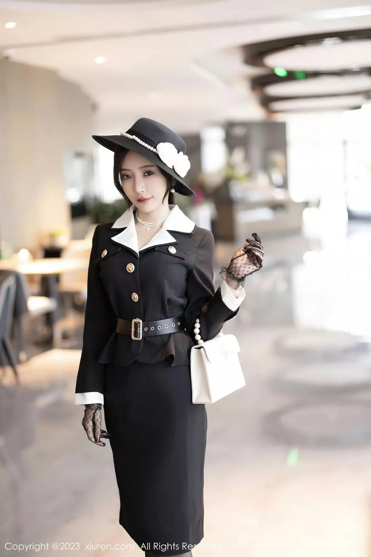 女神王馨瑶yanni墨绿色轻透蕾丝内衣配黑丝秀完美身材诱惑写真81P-第1章-图片1