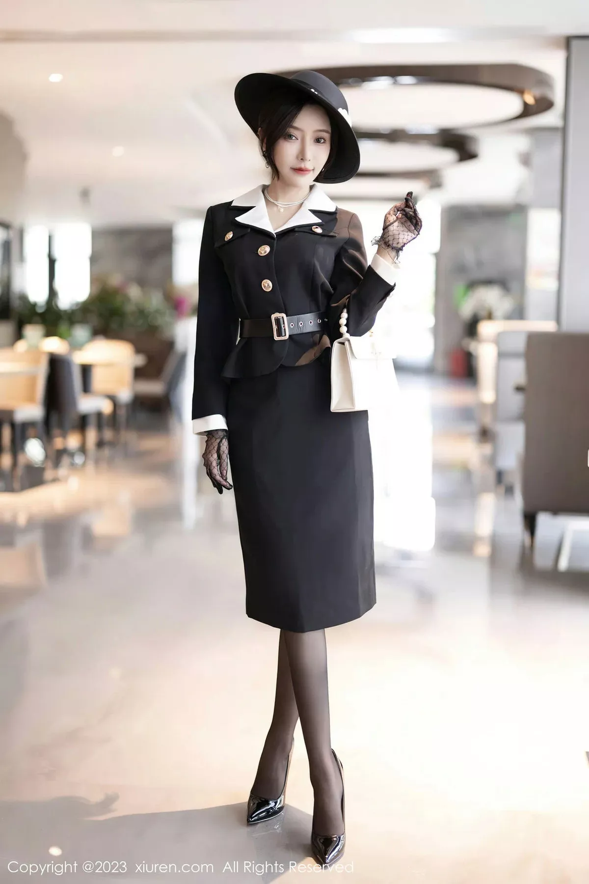 女神王馨瑶yanni墨绿色轻透蕾丝内衣配黑丝秀完美身材诱惑写真81P-第1章-图片2