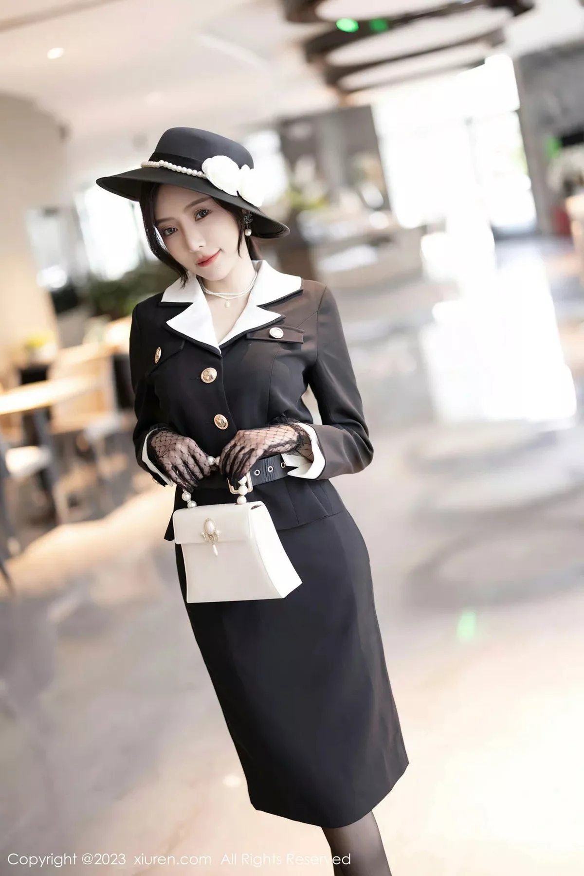 女神王馨瑶yanni墨绿色轻透蕾丝内衣配黑丝秀完美身材诱惑写真81P-第1章-图片3