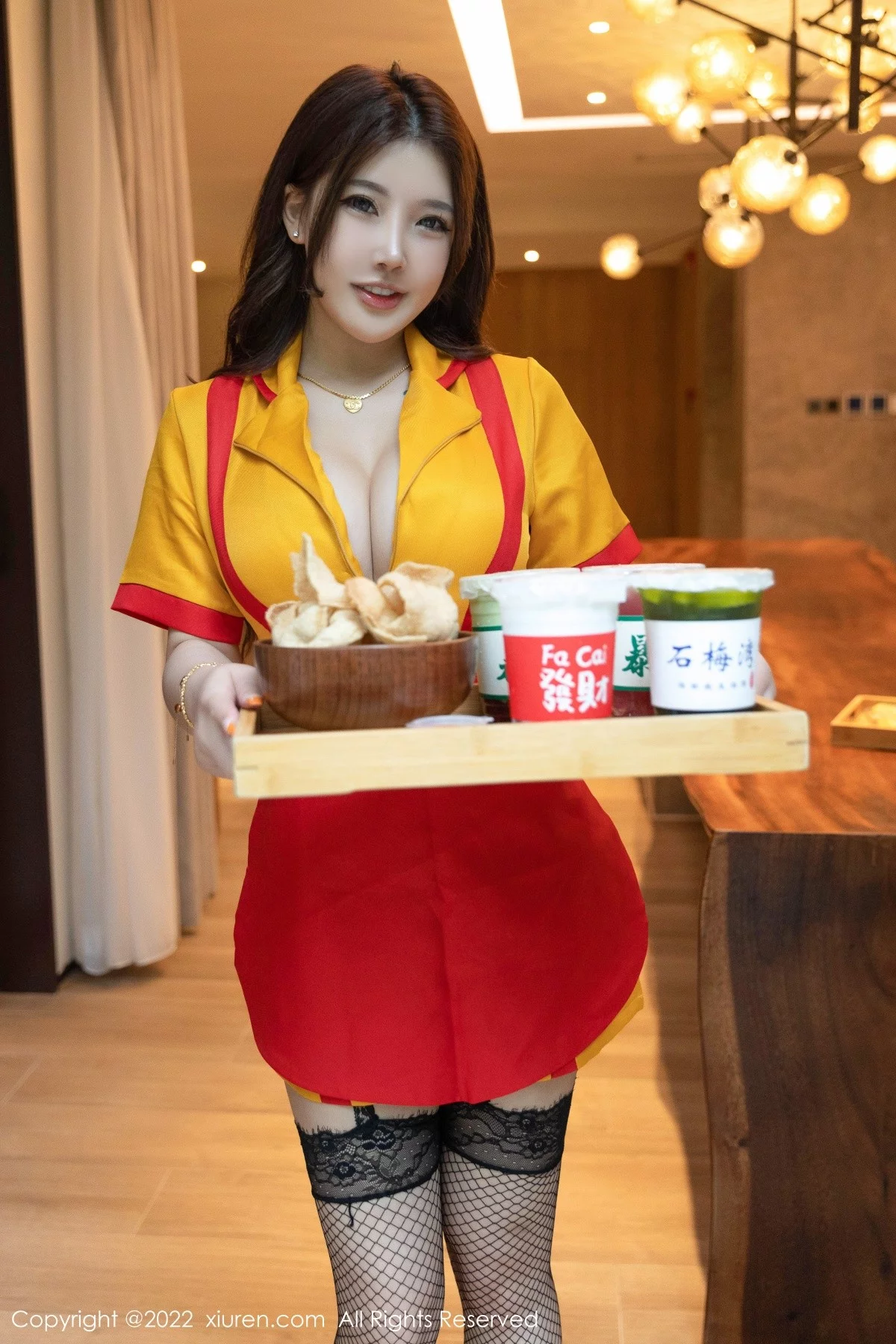模特小海臀Rena海南旅拍服务员制服秀丰满身材撩人诱惑写真56P-第1章-图片1