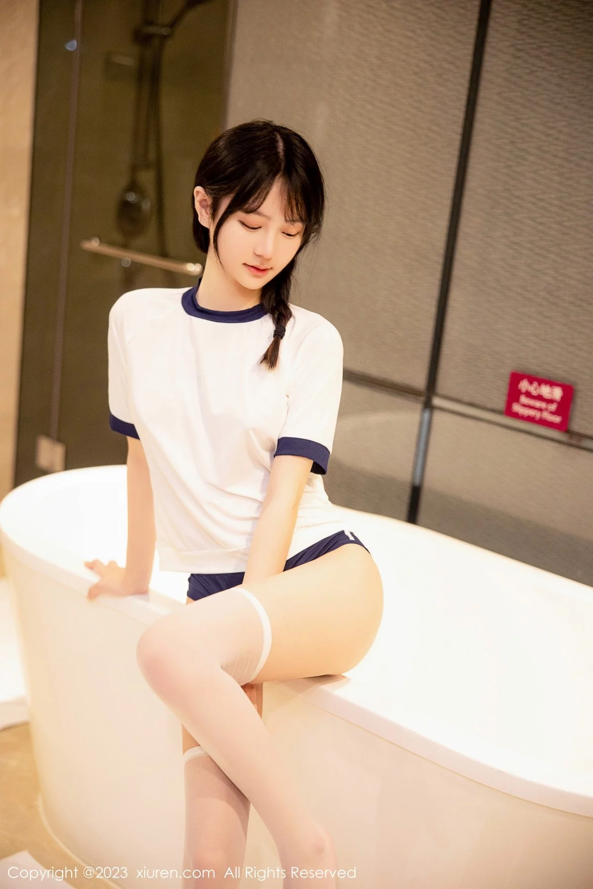 模特谢小蒽私房浴室性感白色水手服秀苗条身材迷人诱惑写真87P-第1章-图片1