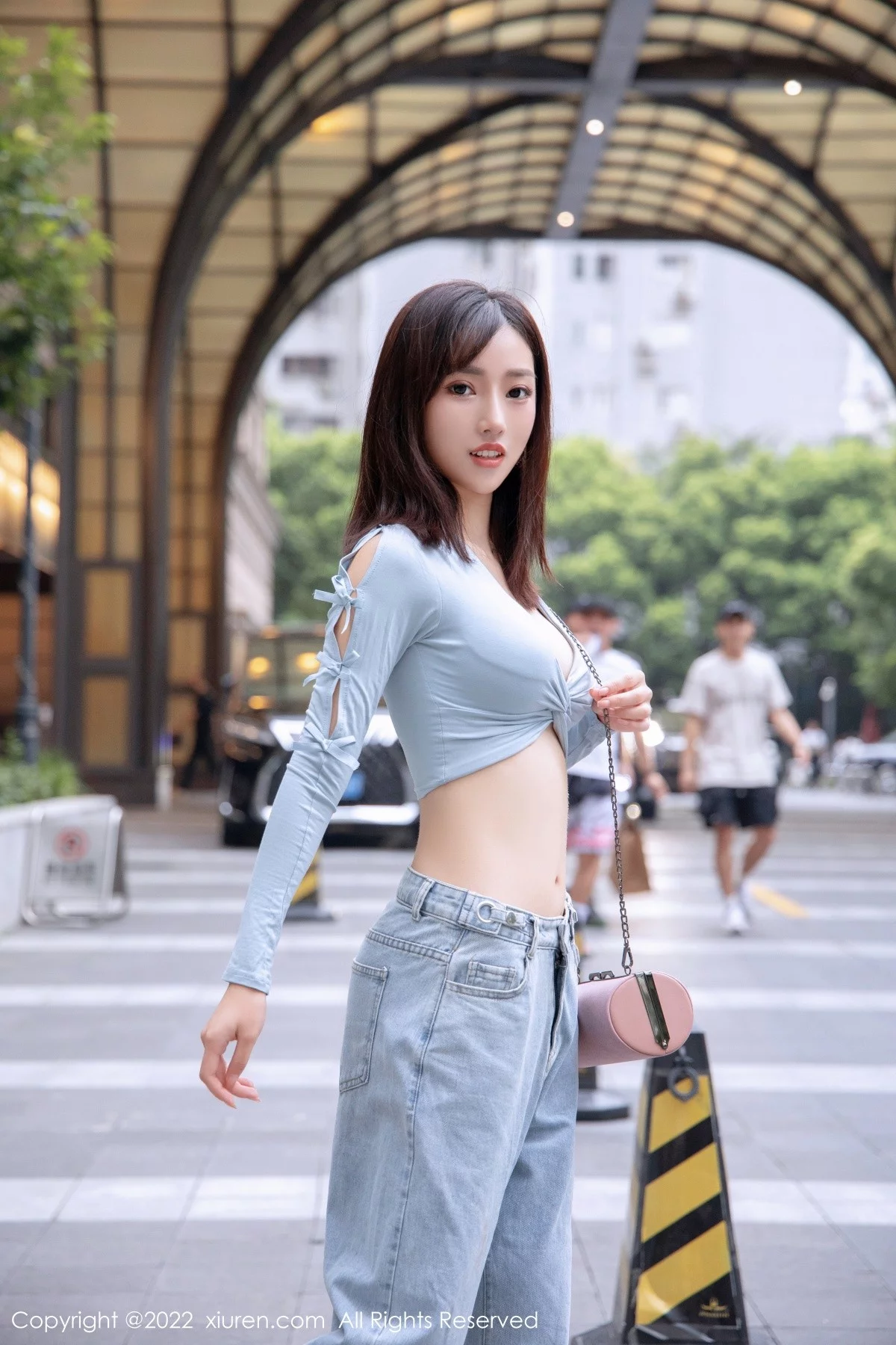 模特西门小玉半脱牛仔裤露破烂黑丝黑色丁字裤秀翘臀诱惑写真67P-第1章-图片3