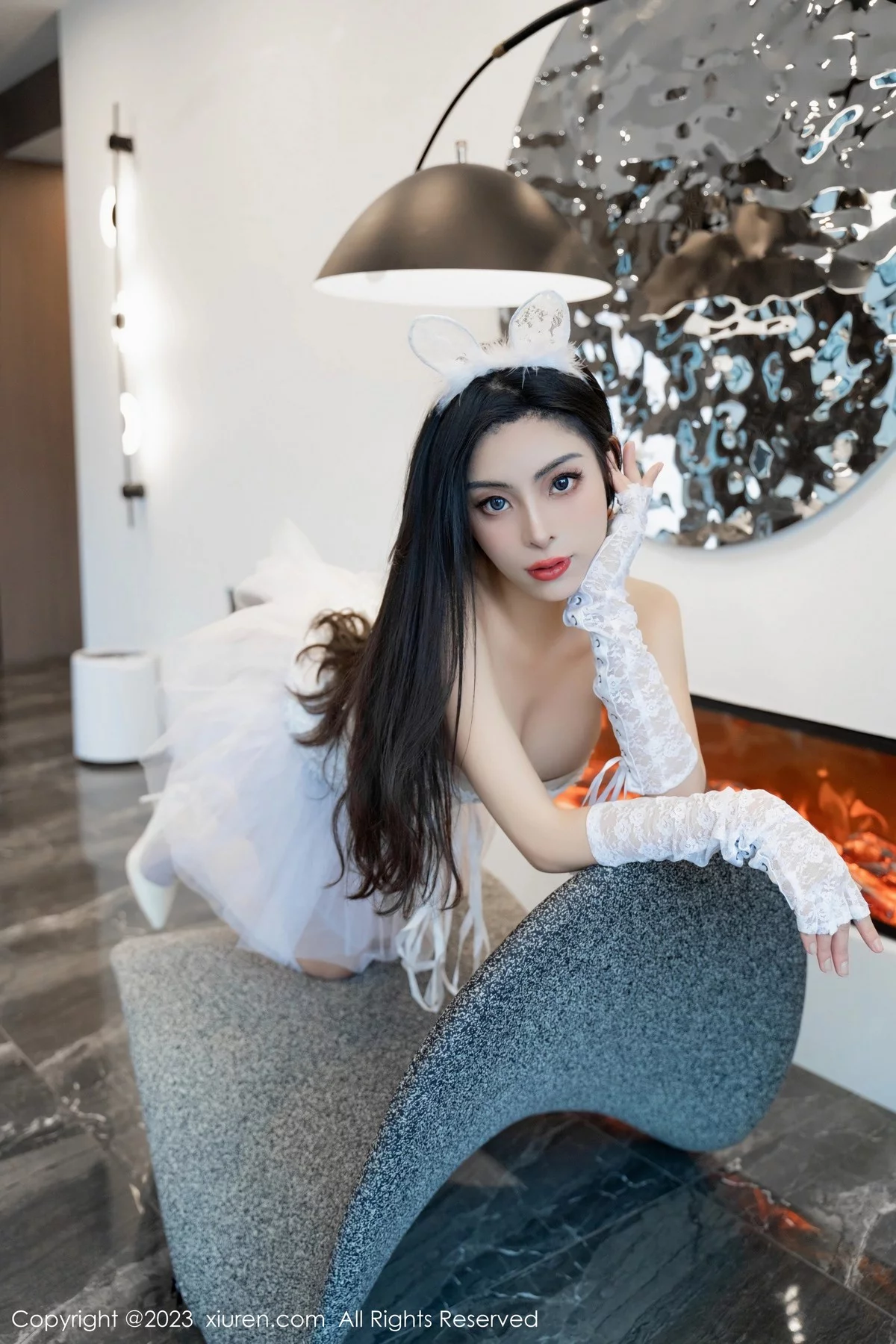 模特王薇薇性感白色网纱裙配白色丝袜秀曼妙身姿迷人诱惑写真59P-第1章-图片3