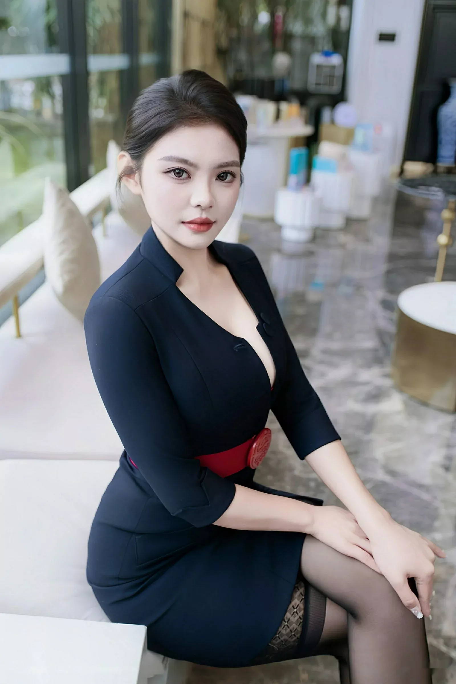 模特冬安性感OL服饰露红色蕾丝内衣配黑丝袜秀丰满身材诱惑写真78P-第1章-图片2