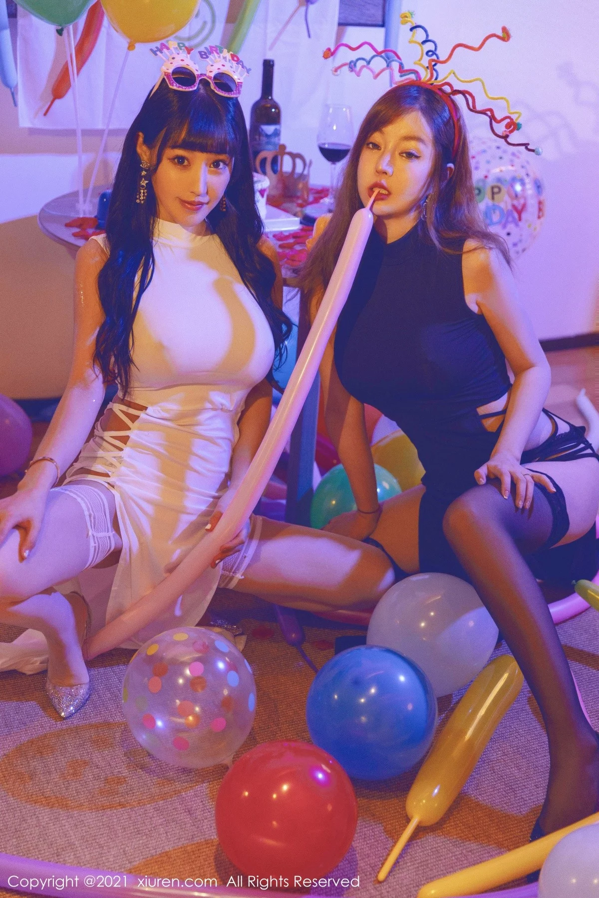 女神王雨纯＆朱可儿生日party主题私房暗色灯光下撩人诱惑写真98P-第1章-图片3