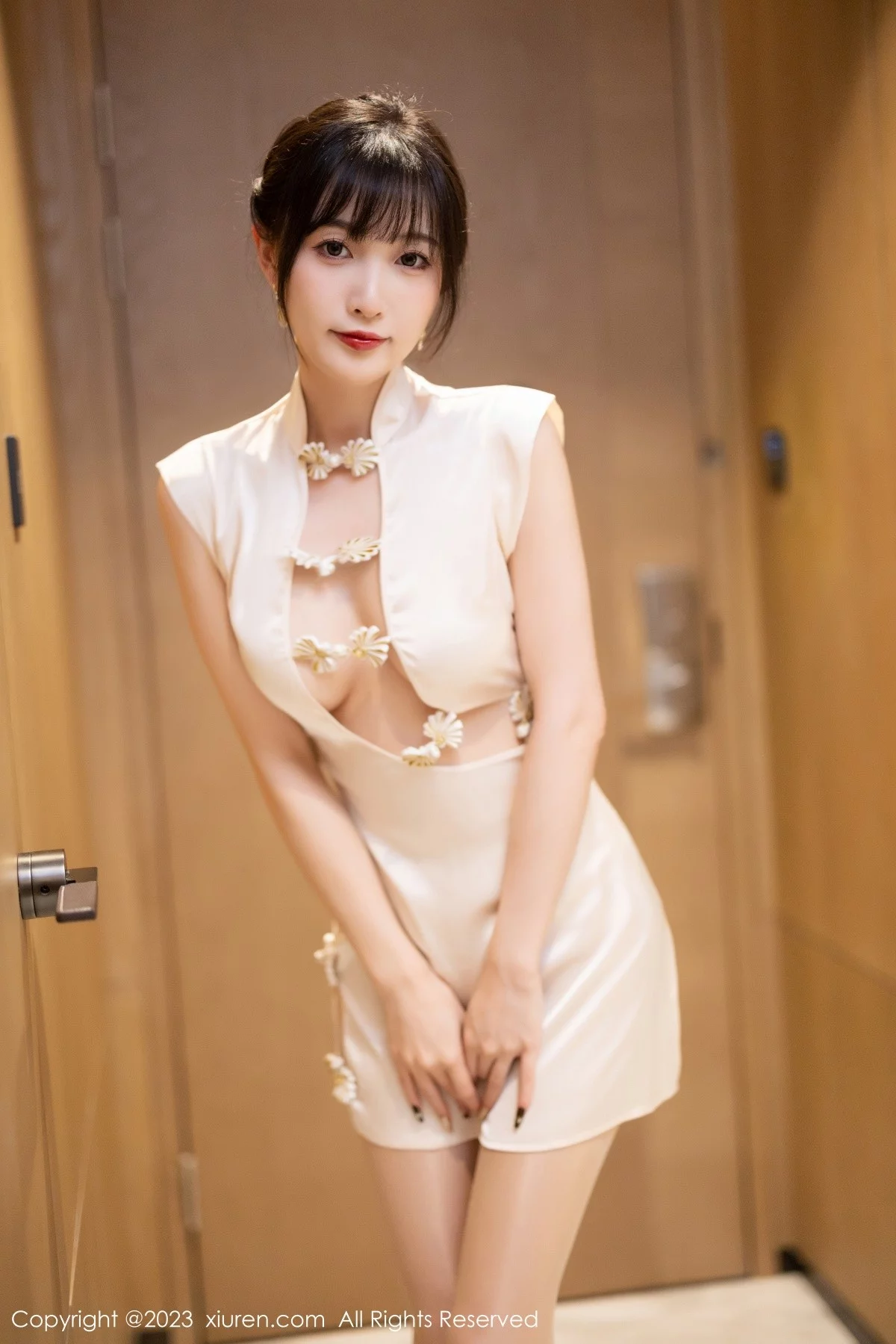 模特林星阑性感白色短旗袍配开档肉丝秀曼妙身姿迷人诱惑写真88P-第1章-图片3