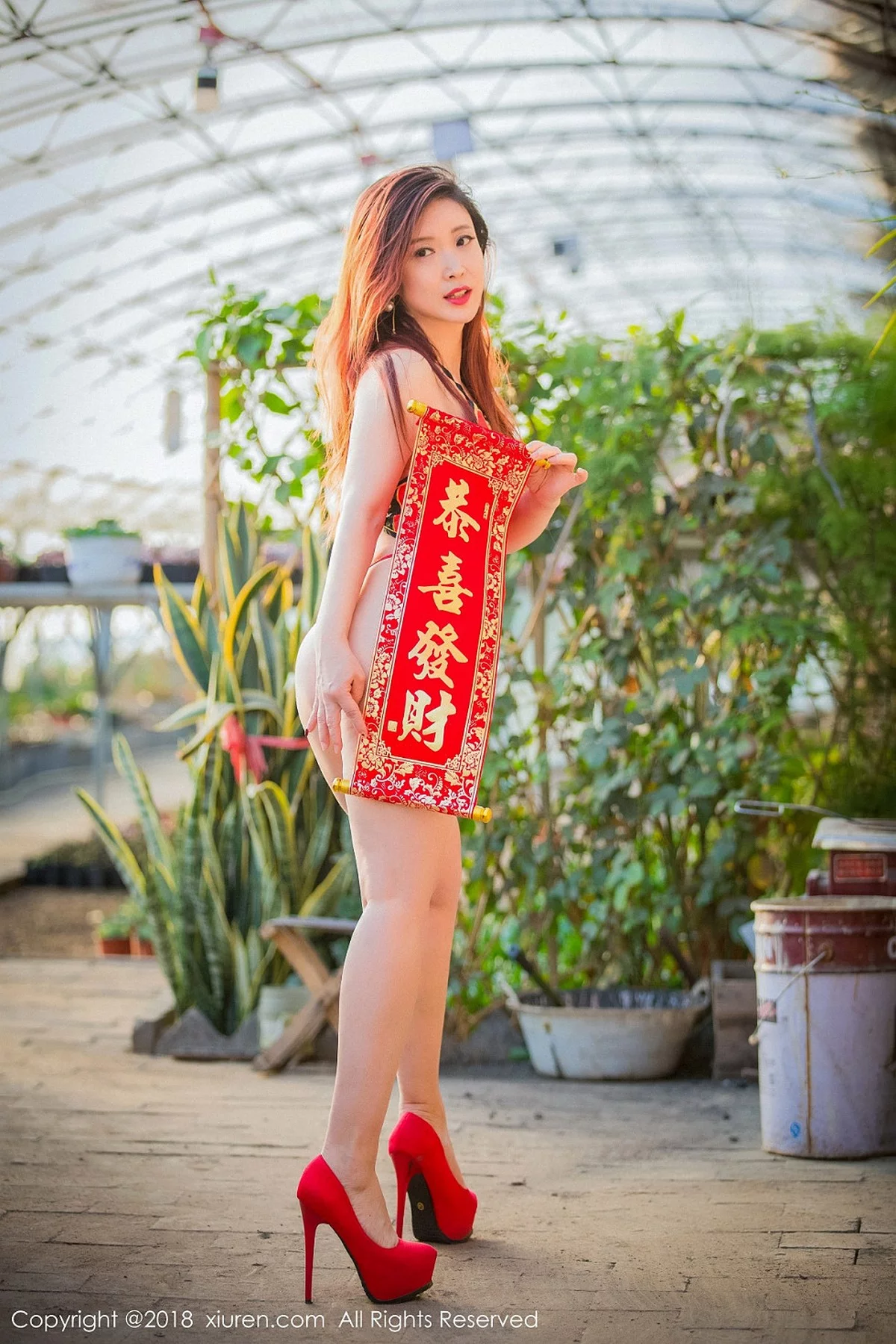 嫩模西希白兔新年祝福主题户外大尺度露出白嫩肌肤诱惑写真43P-第1章-图片1