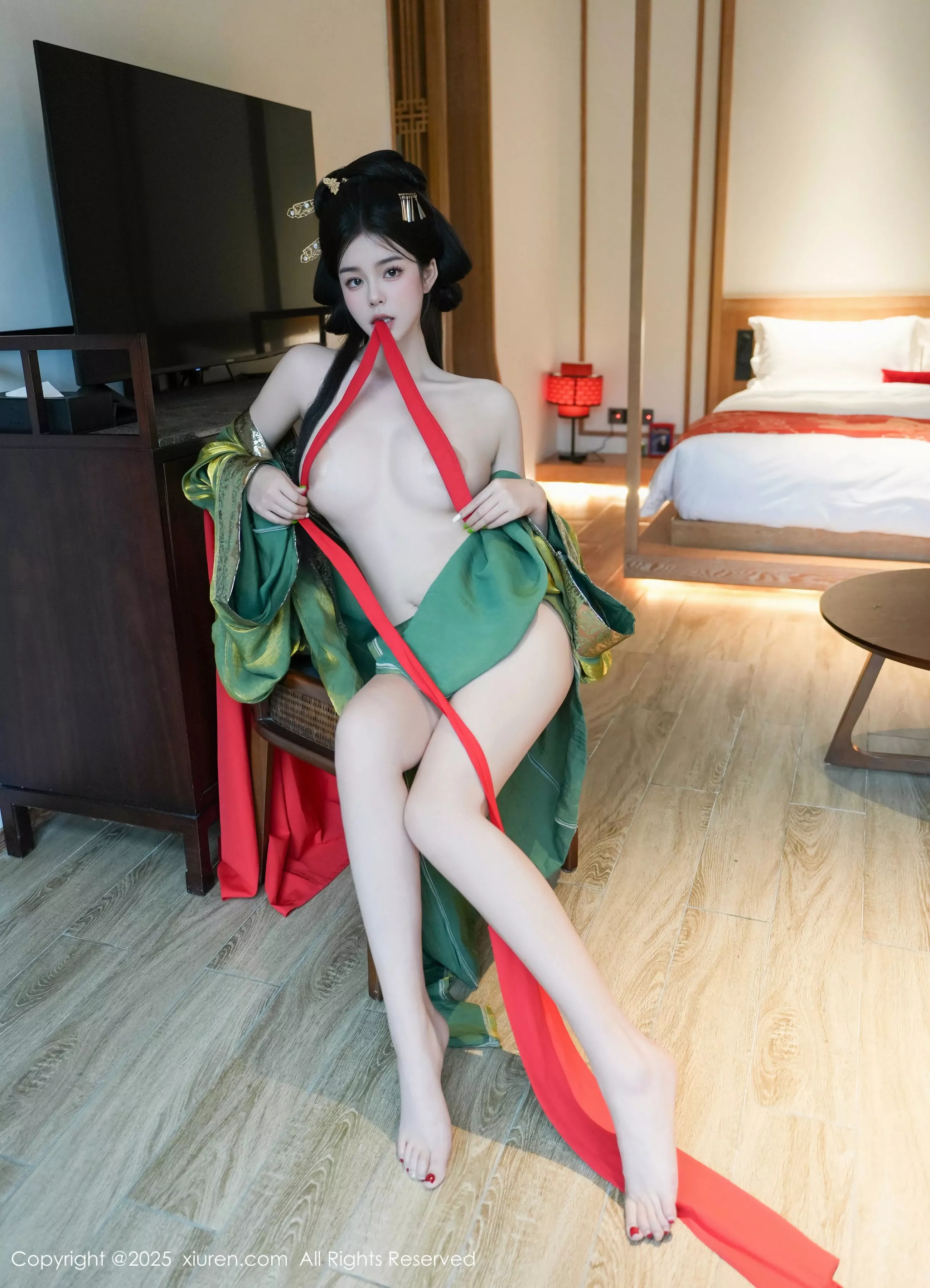 模特雪糕CiCi性感绿色古风服饰露红色情趣服饰秀美腿诱惑写真68P-第1章-图片1