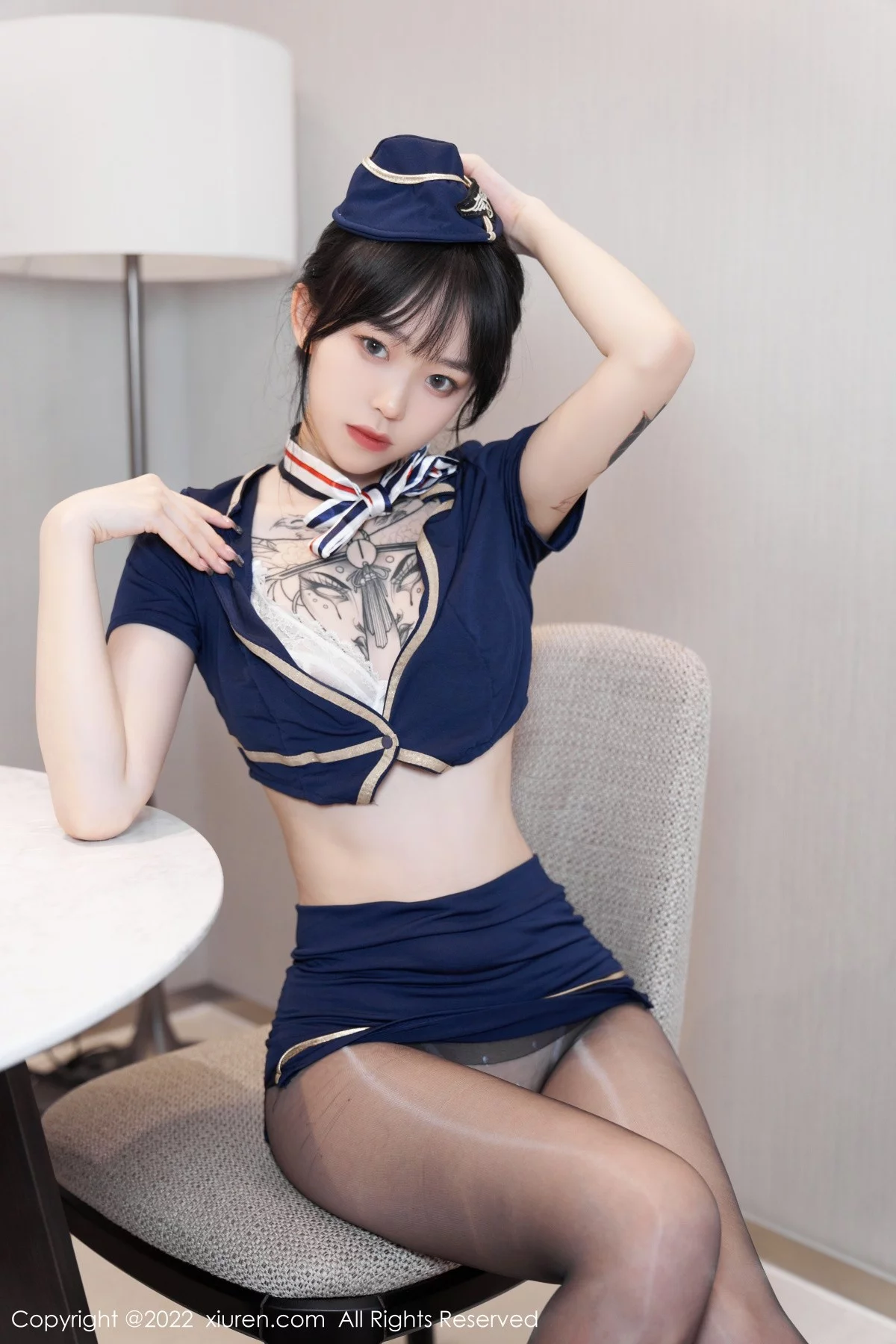 模特奶瓶脱性感蓝色服饰露白色蕾丝内衣超薄黑丝撩人诱惑写真60P-第1章-图片3