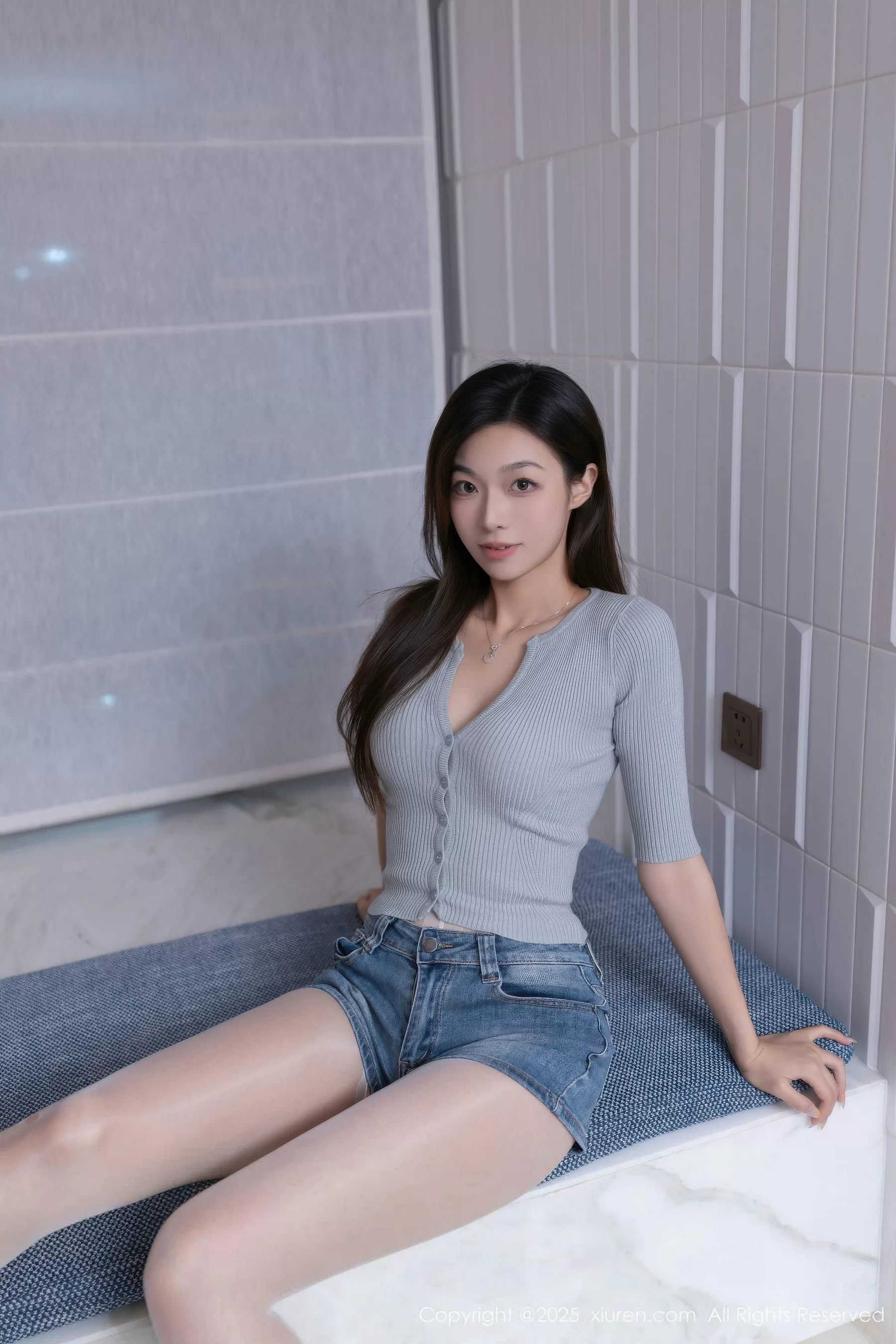 模特kiki柚柚性感蓝色超短牛仔裤配原色丝袜秀凹凸身材诱惑写真80P-第1章-图片4