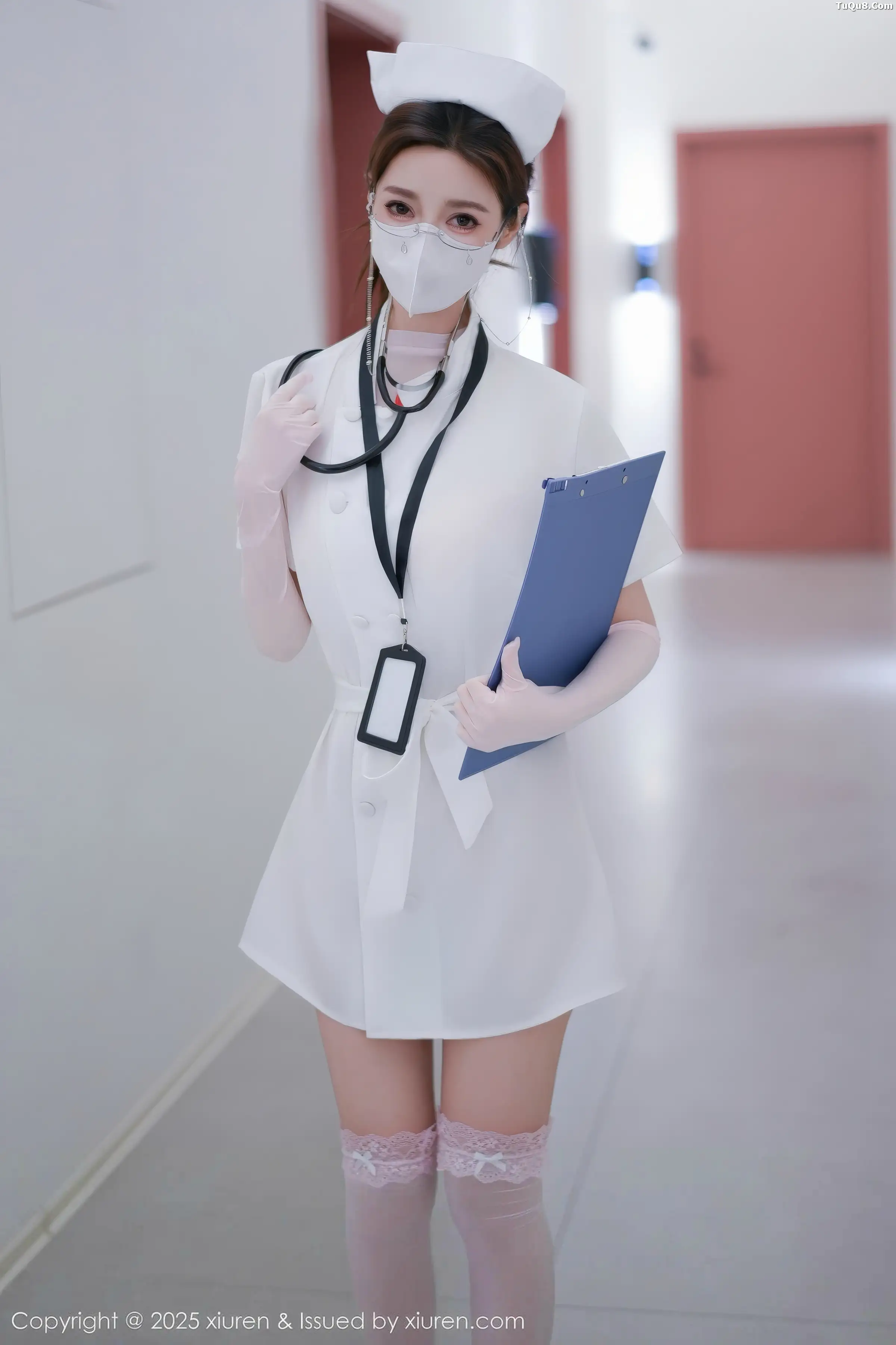 模特Twins-桃桃性感护士服露白色情趣内衣秀曼妙身姿诱惑写真78P-第1章-图片1