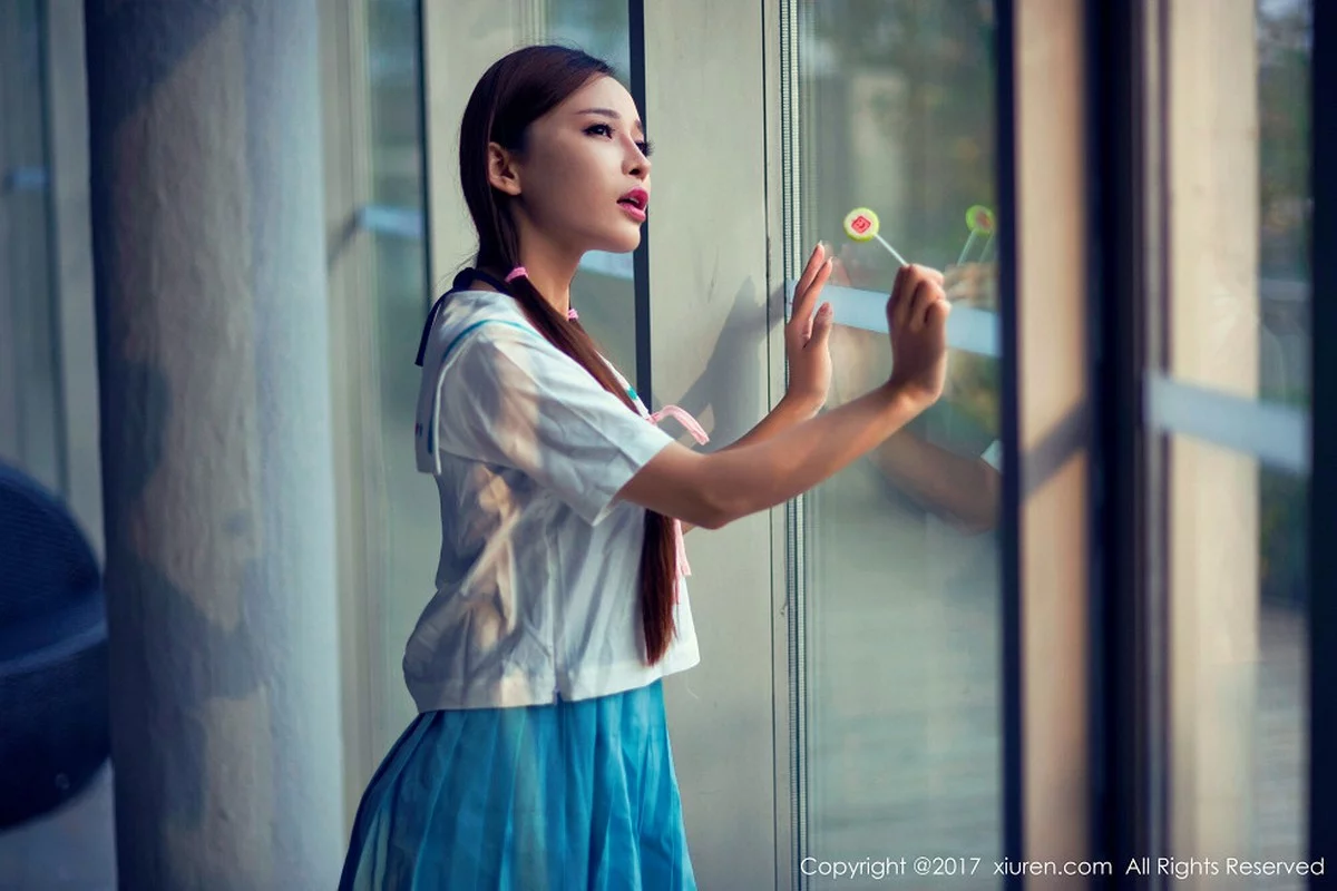 嫩模艾小青居家日系学生服+浴缸全裸泡泡浴火辣诱惑写真56P-第1章-图片1