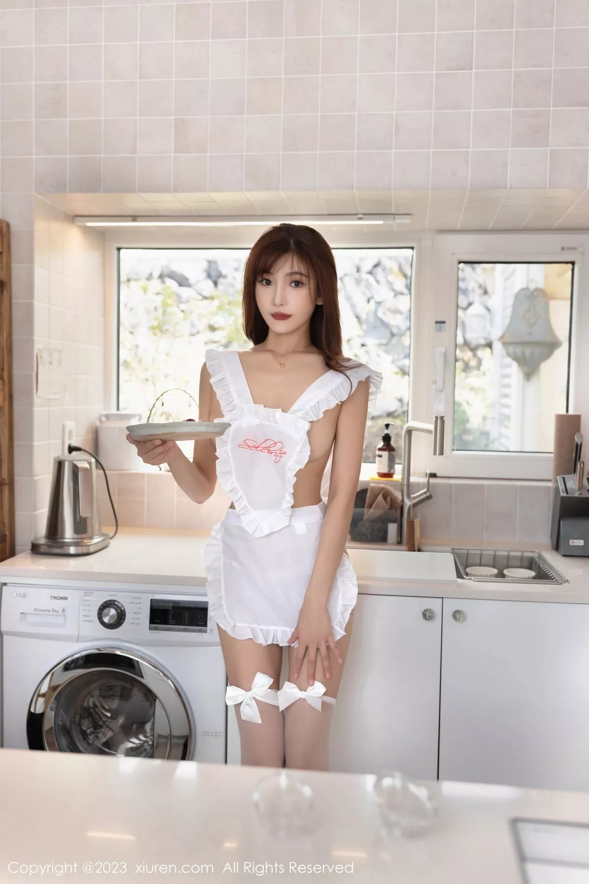 模特陆萱萱私房性感白色真空女仆服秀惹火身材撩人诱惑写真80P-第1章-图片2