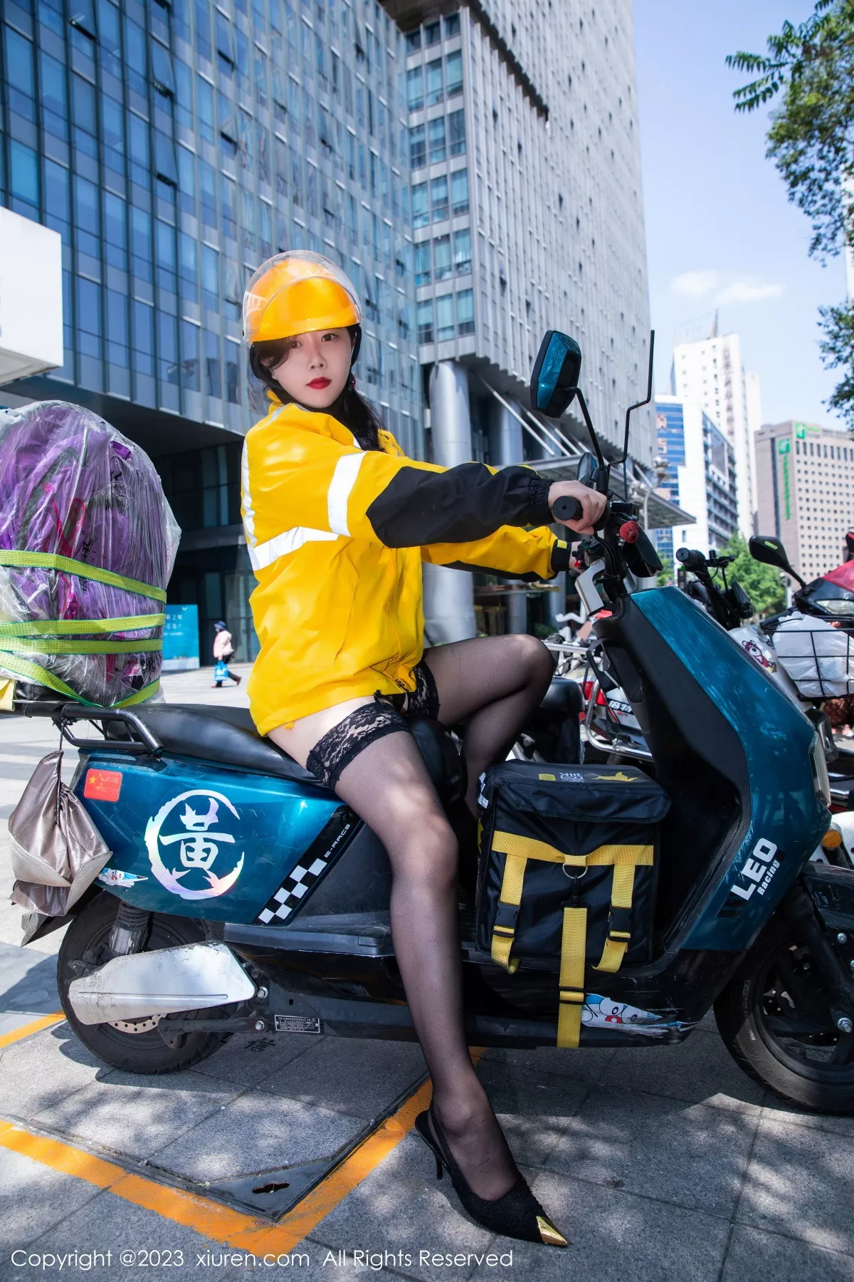 模特王婉悠Queen黑色情趣蕾丝配黑丝吊袜秀丰腴身姿诱惑写真91P-第1章-图片1