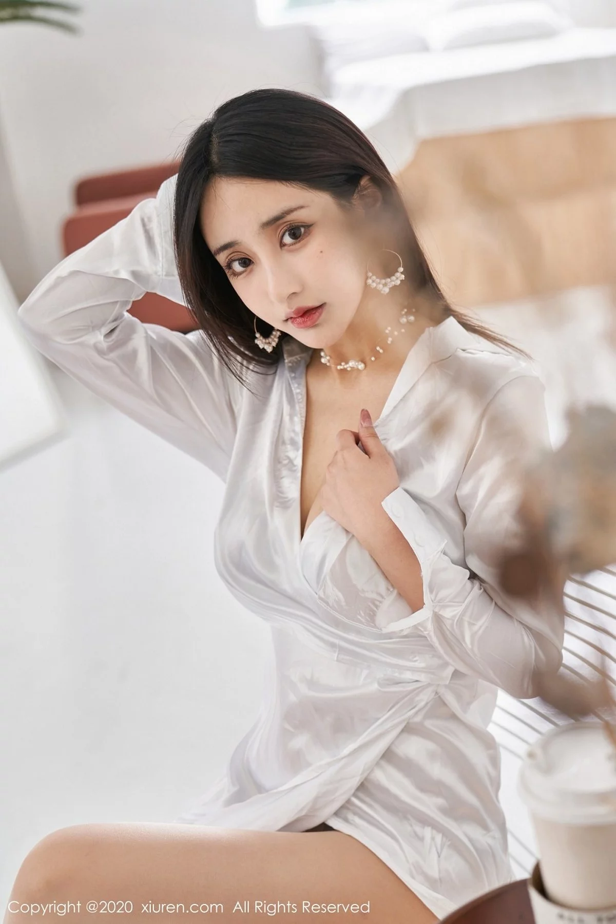 嫩模林子欣Freya心愿旅拍白色睡衣配肉丝裤袜睡美人姿势诱惑写真55P-第1章-图片1