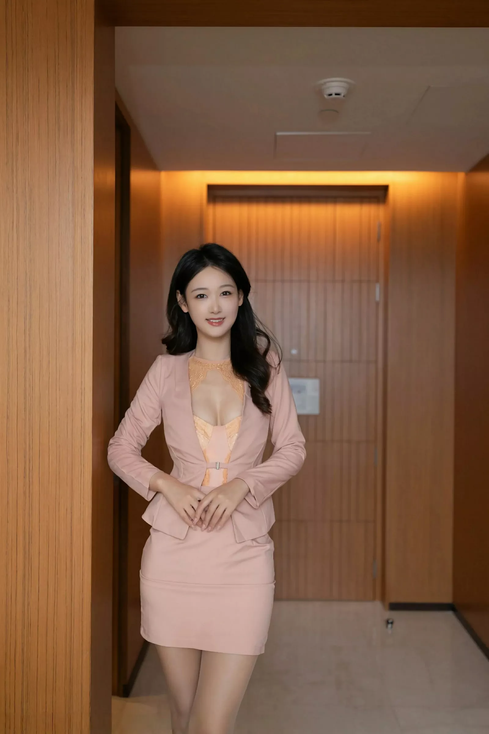 模特唐安琪橙色OL服饰露橙色内衣配超薄肉丝秀曼妙身姿诱惑写真83P-第1章-图片1