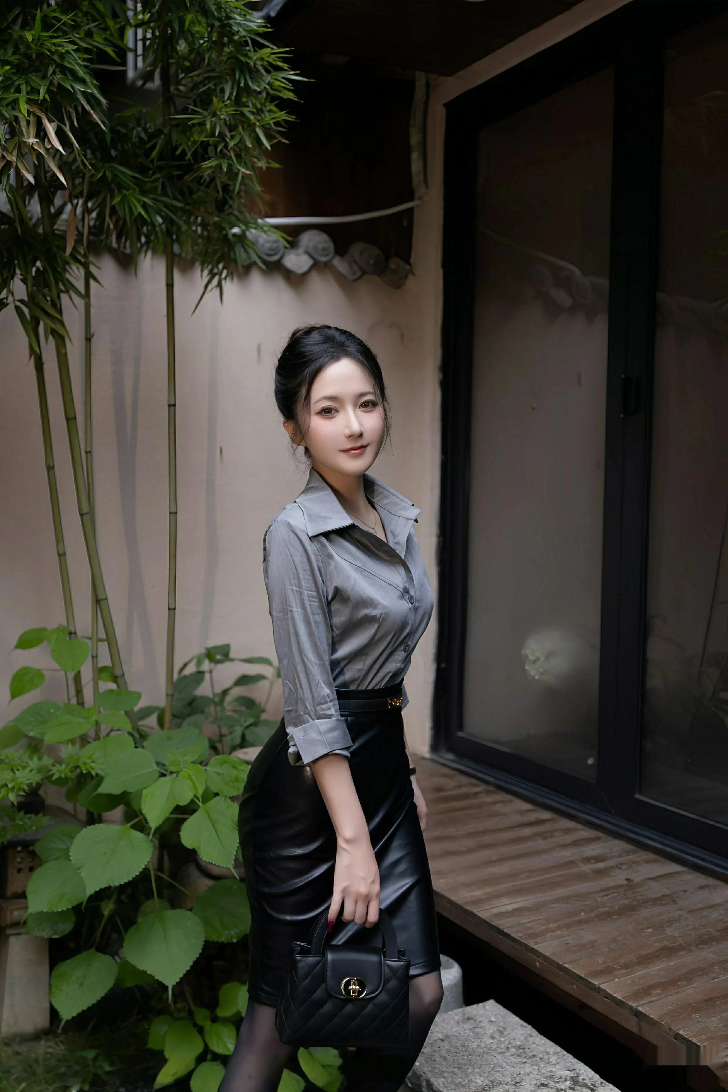 模特鱼子酱Fish性感灰色衬衫露黑色内衣秀曼妙身姿完美诱惑写真79P-第1章-图片3