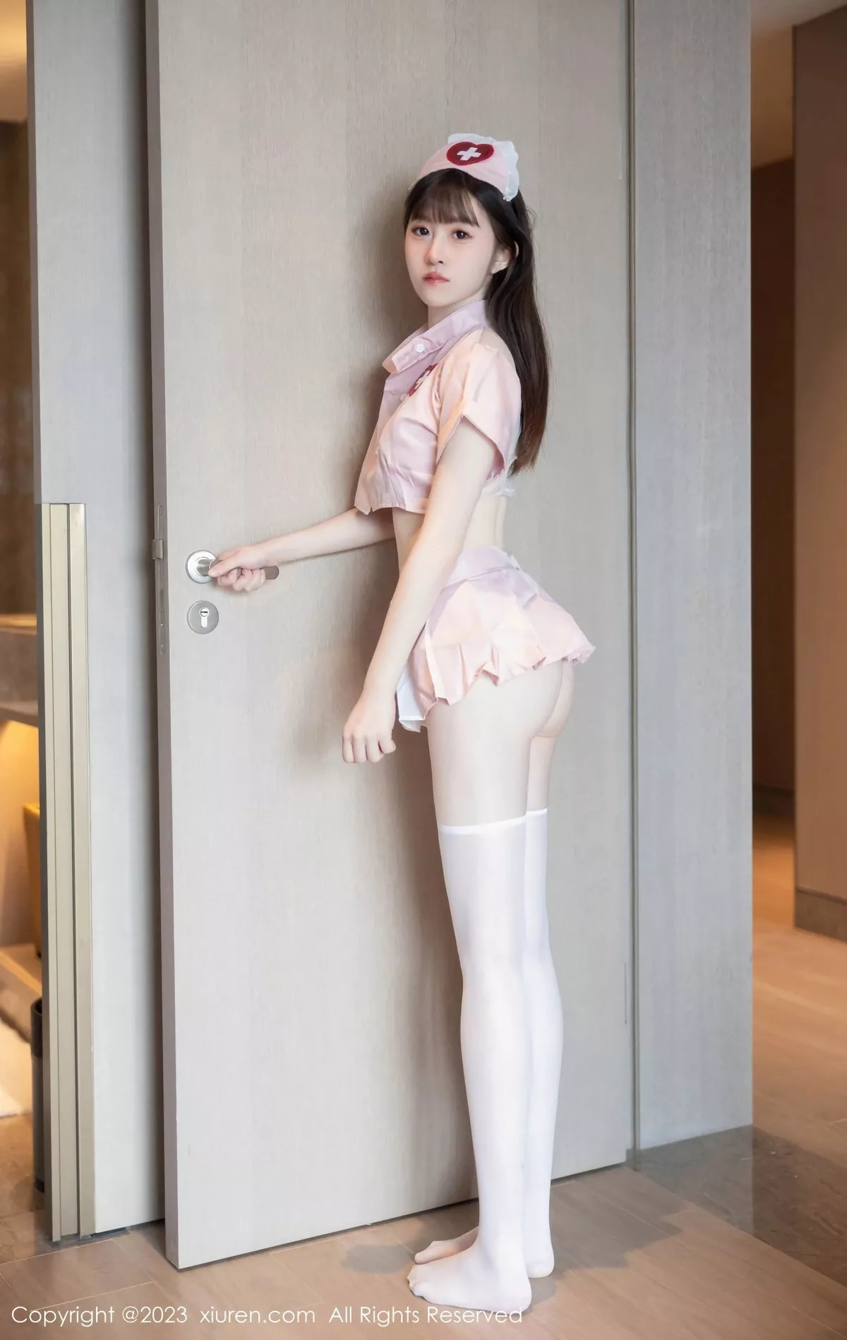 模特林悠悠性感粉色情趣护士服配白色丝袜秀曼妙身姿诱惑写真79P-第1章-图片3