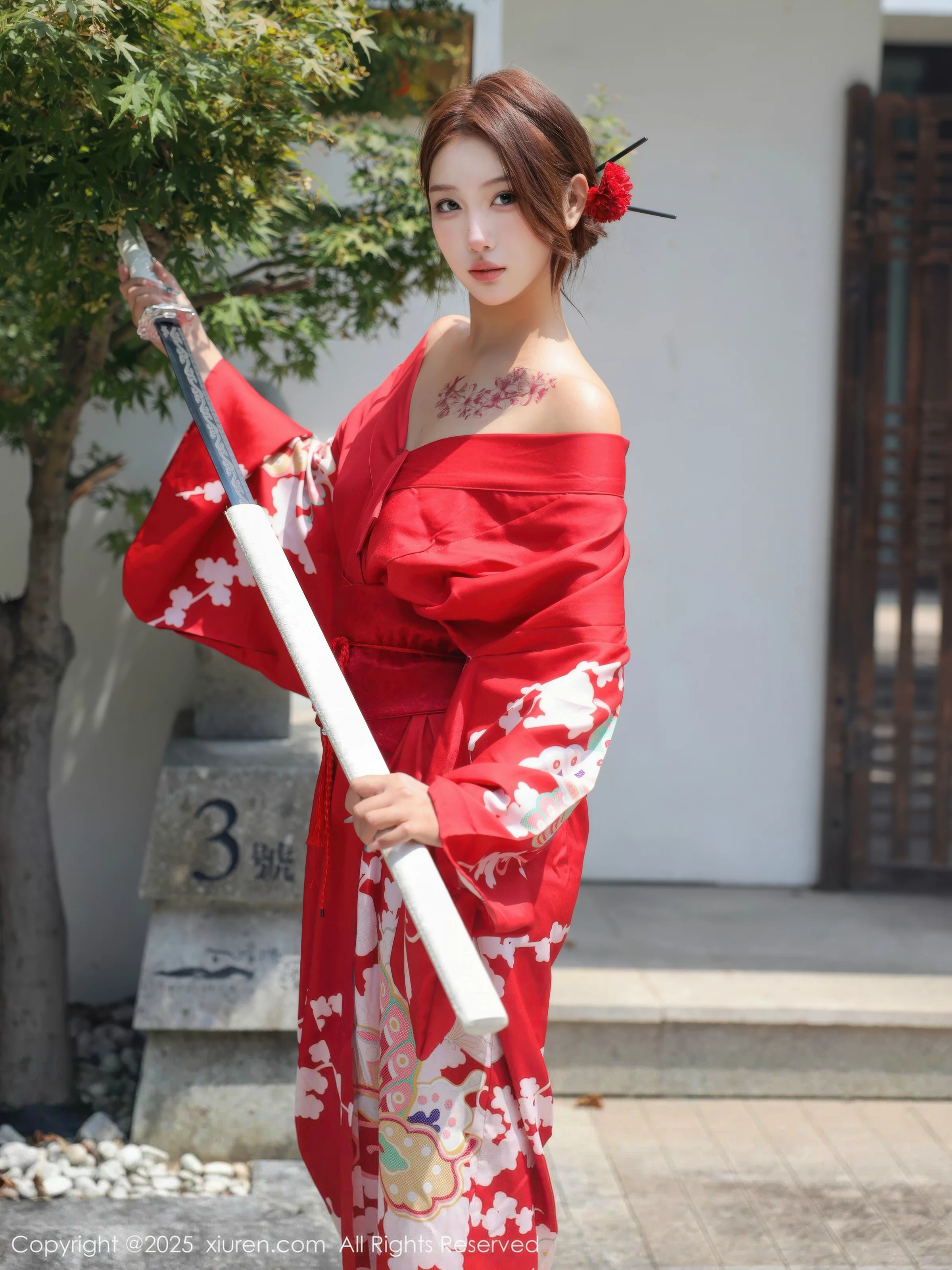 模特金允希Yuki户外性感红色和服半脱秀完美身材惹火诱惑写真80P-第1章-图片2
