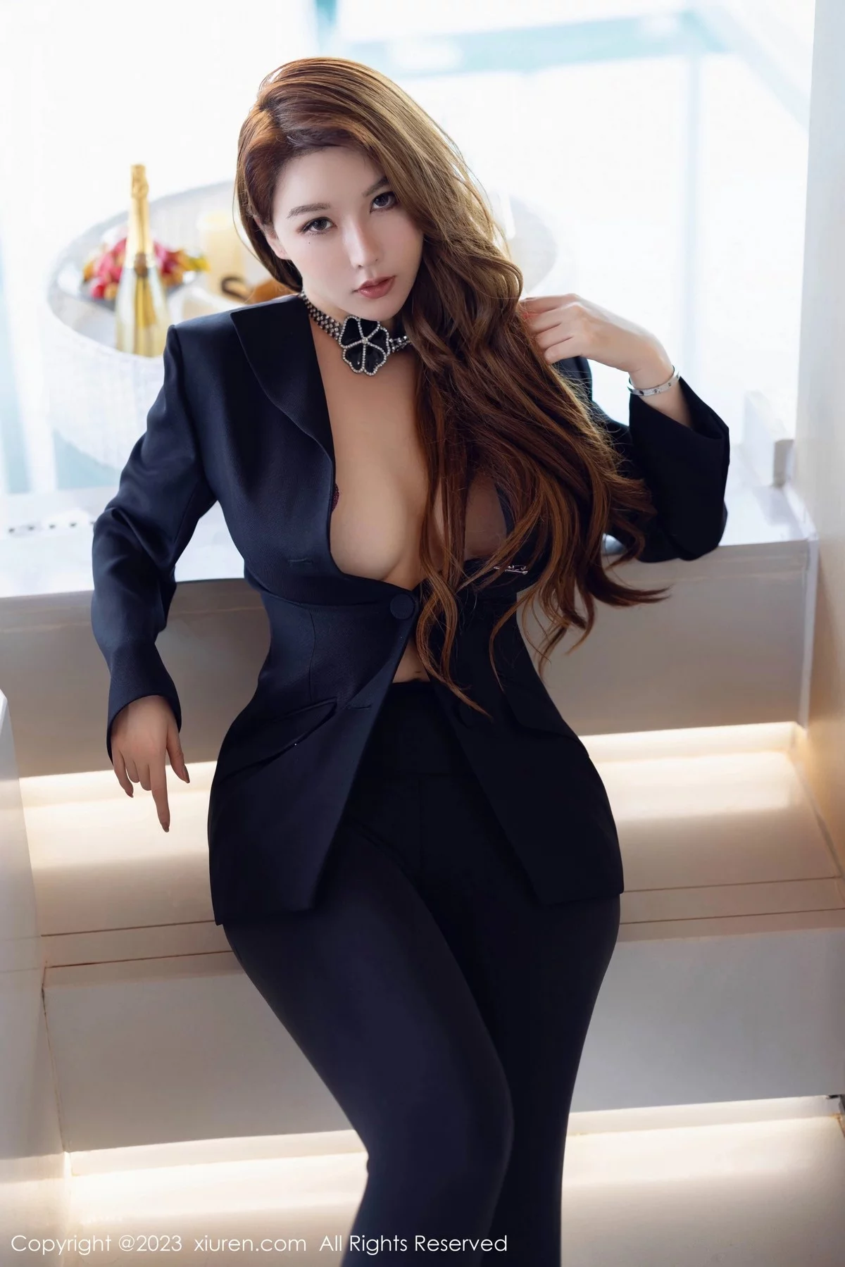 女神尤妮丝Egg性感深色真空西服露傲人豪乳遮点极致诱惑写真64P-第1章-图片1