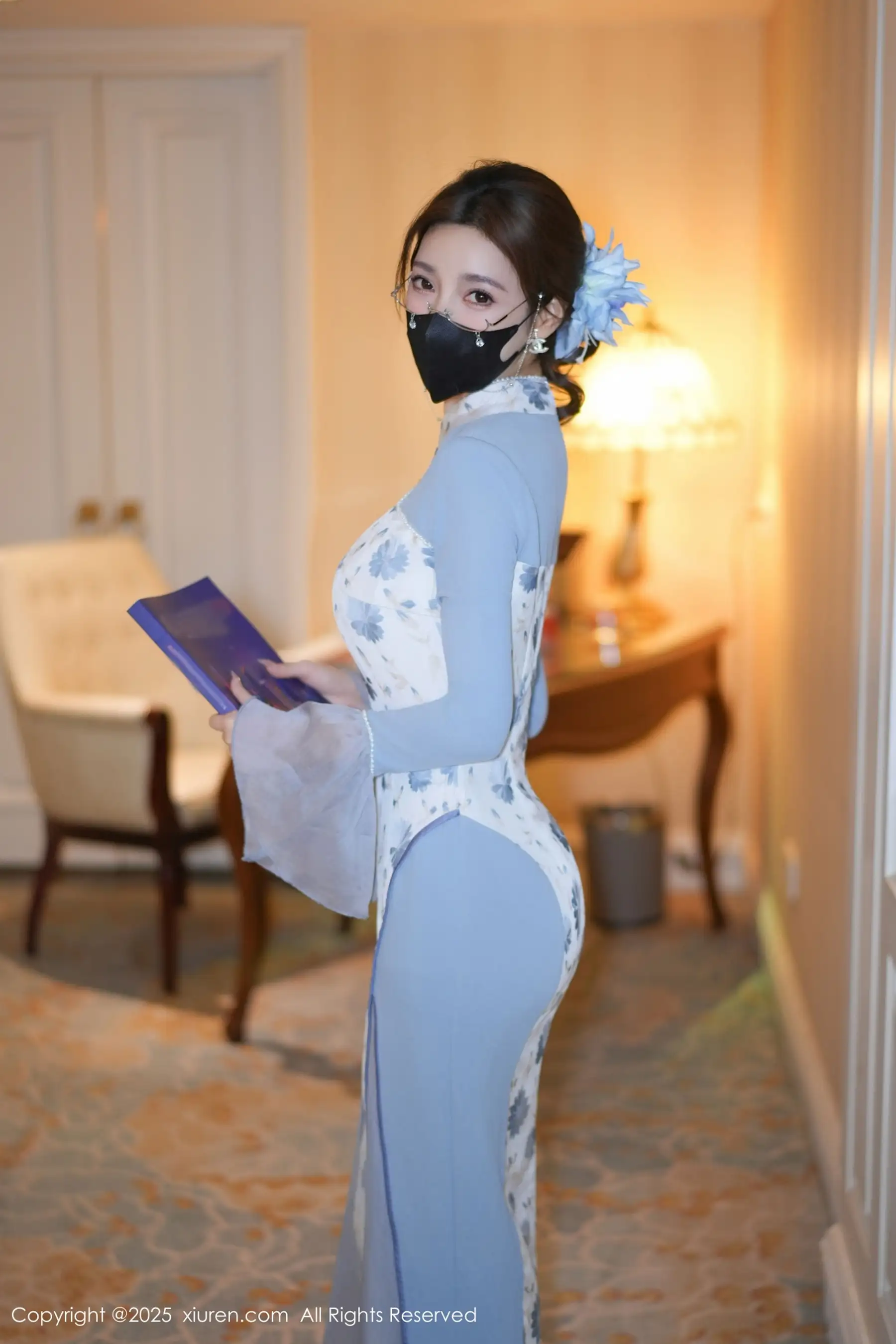 模特Twins-桃桃性感蓝色连衣裙露白色内衣秀曼妙身姿诱惑写真80P-第1章-图片3