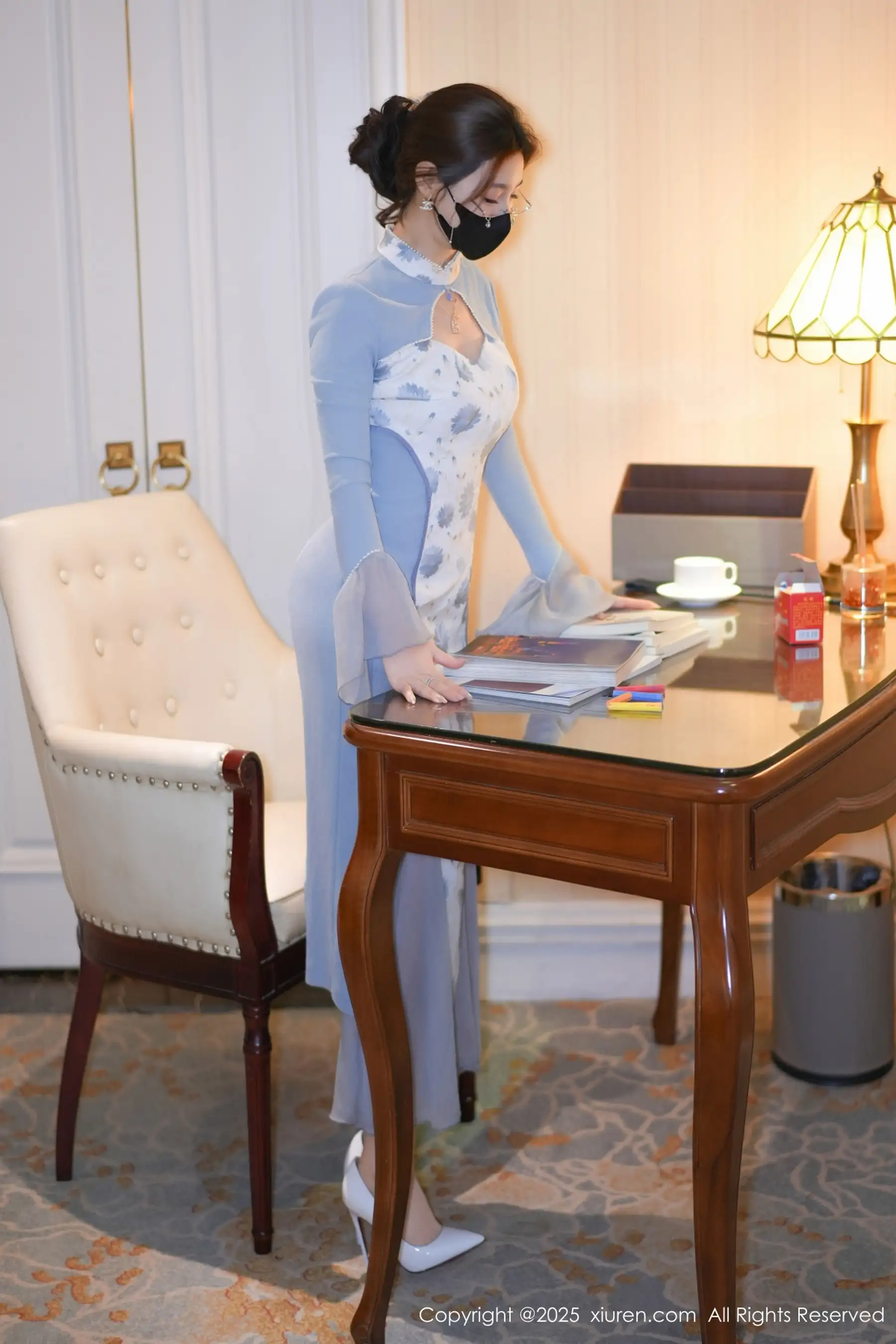 模特Twins-桃桃性感蓝色连衣裙露白色内衣秀曼妙身姿诱惑写真80P-第1章-图片4