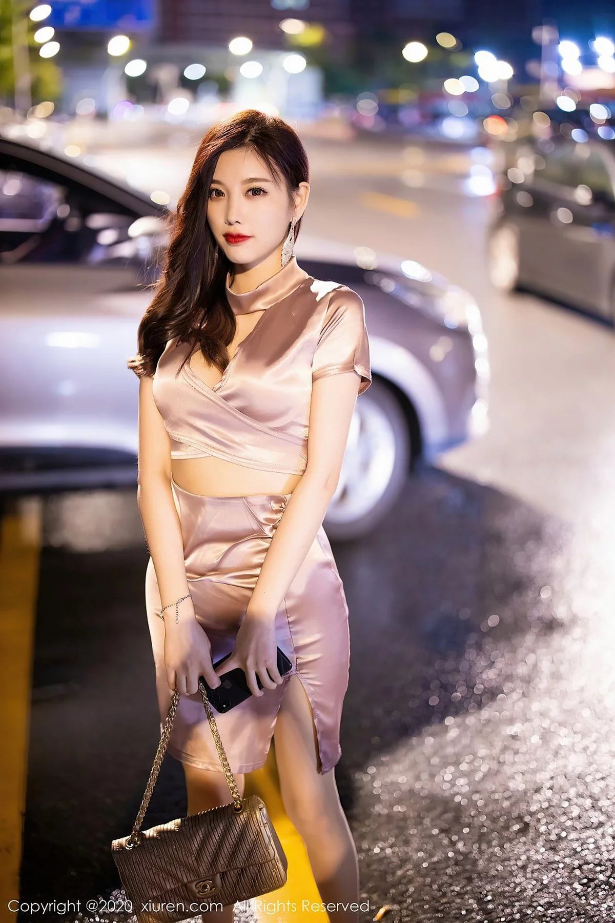 女神杨晨晨sugar香槟色吊裙半撩露超薄肉丝裤袜秀翘臀诱惑写真88P-第1章-图片3