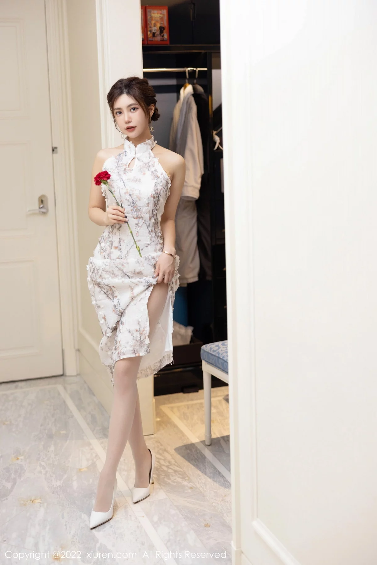 女神绮里嘉ula心愿旅拍性感图案旗袍配开档白丝撩人诱惑写真97P-第1章-图片2
