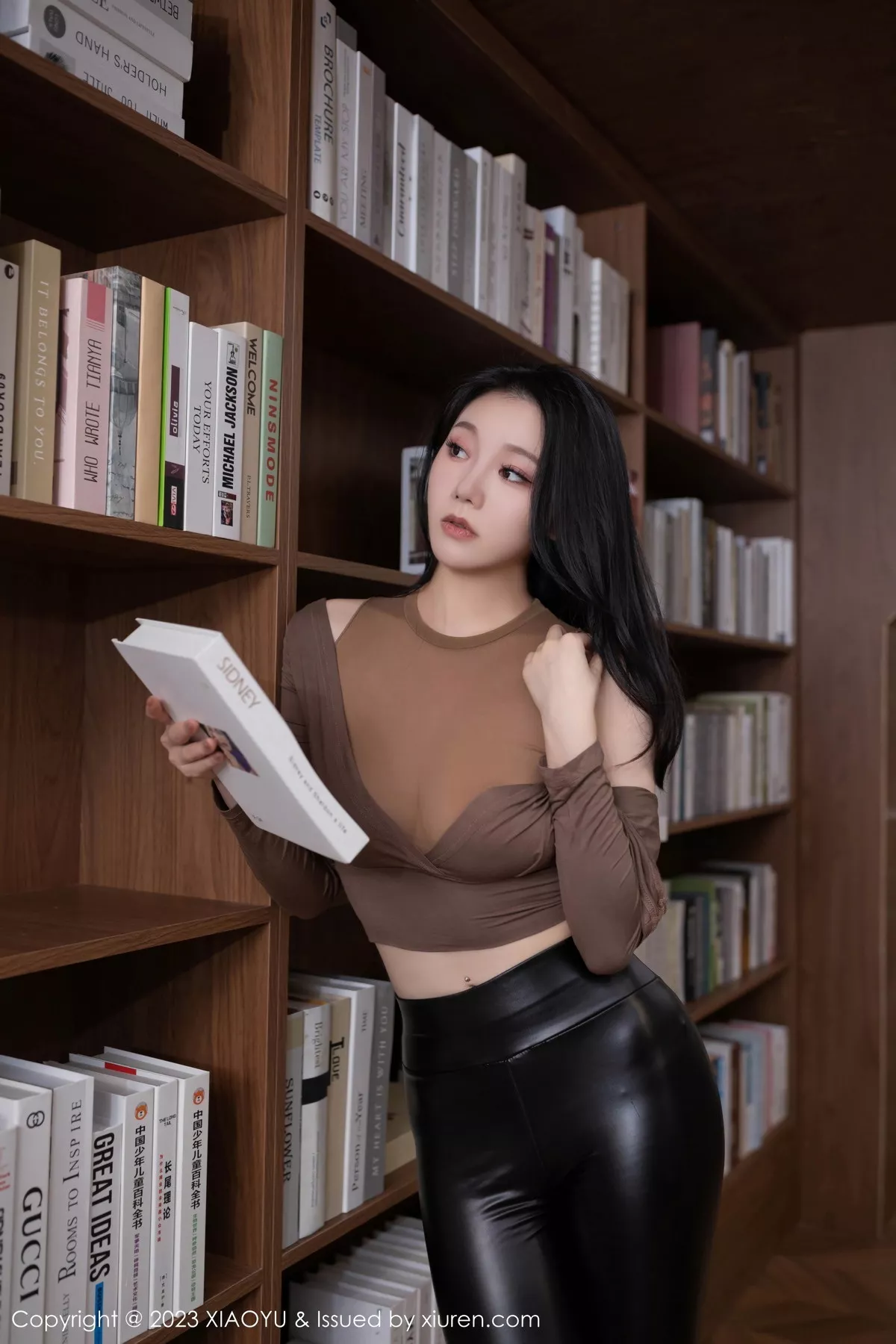 模特安然anran性感咖啡色上衣配黑色皮长裤秀完美身材诱惑写真80P-第1章-图片3