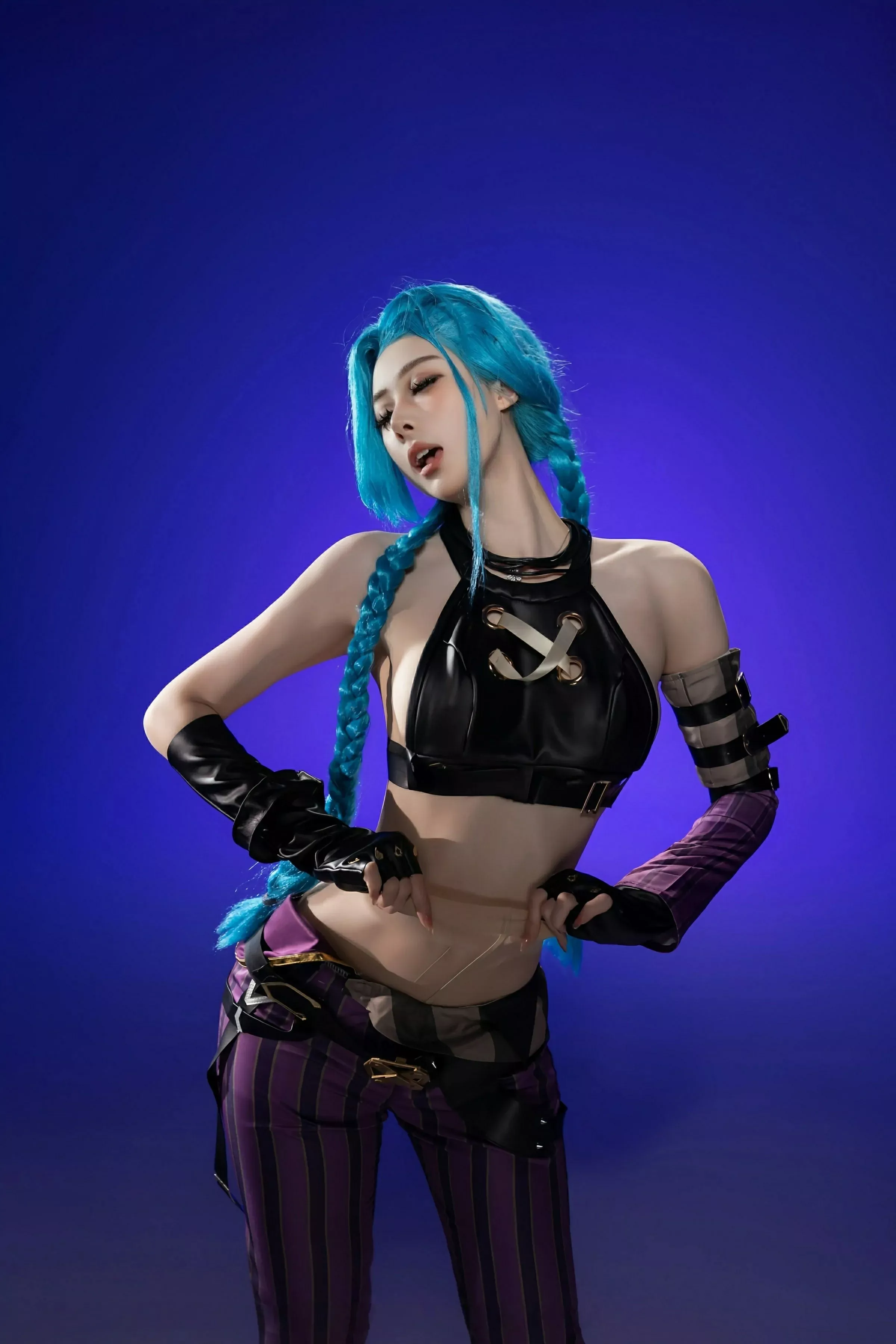 模特小逗逗性感Cosplay装扮配肉色丝袜秀曼妙身姿迷人诱惑写真79P-第1章-图片1