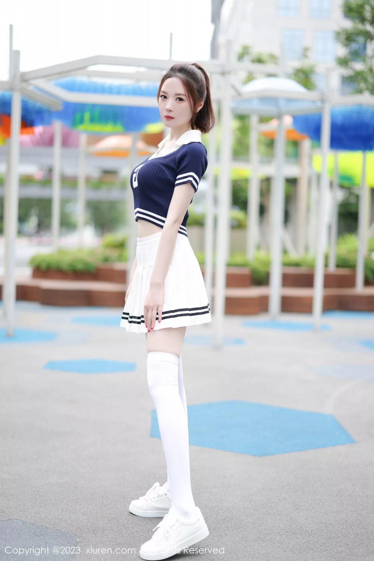 模特梦心玥性感运动服饰穿搭粉色蕾丝内衣配白丝袜迷人诱惑写真81P-第1章-图片1