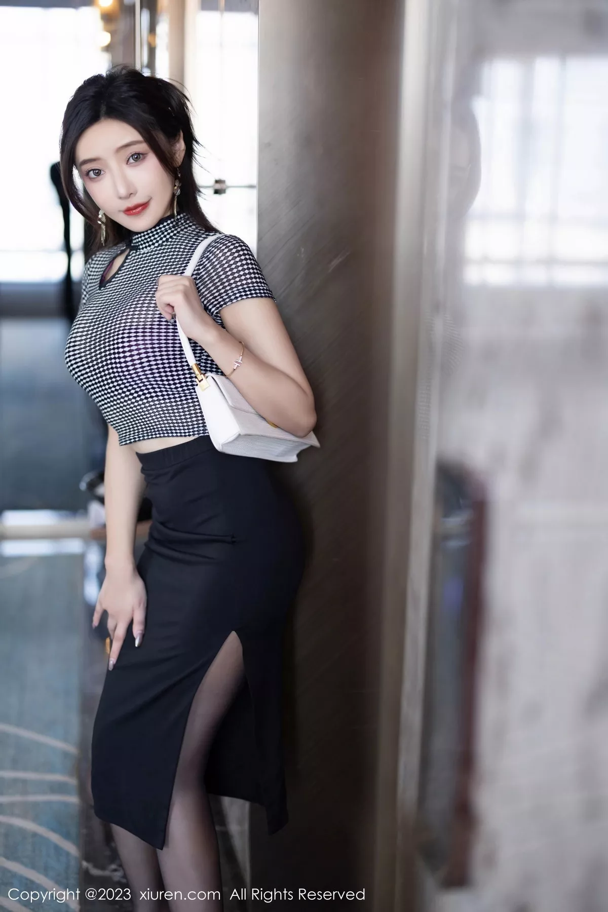 女神王馨瑶yanni性感玫红色内衣配超薄无内黑丝惹火诱惑写真81P-第1章-图片2