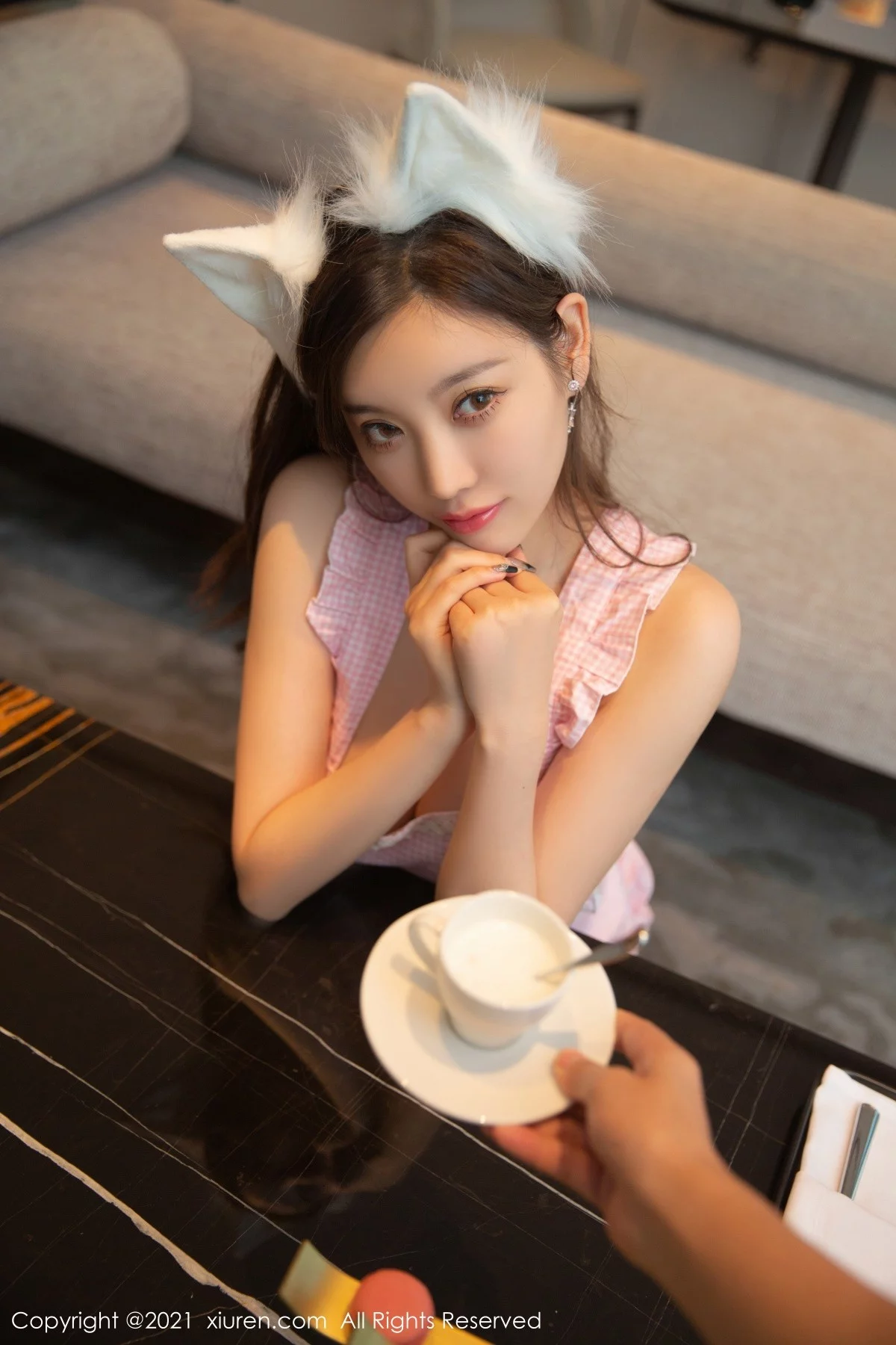 女神杨晨晨Yome私房猫女郎女仆装配蕾丝袜秀惹火身材诱惑写真90P-第1章-图片2