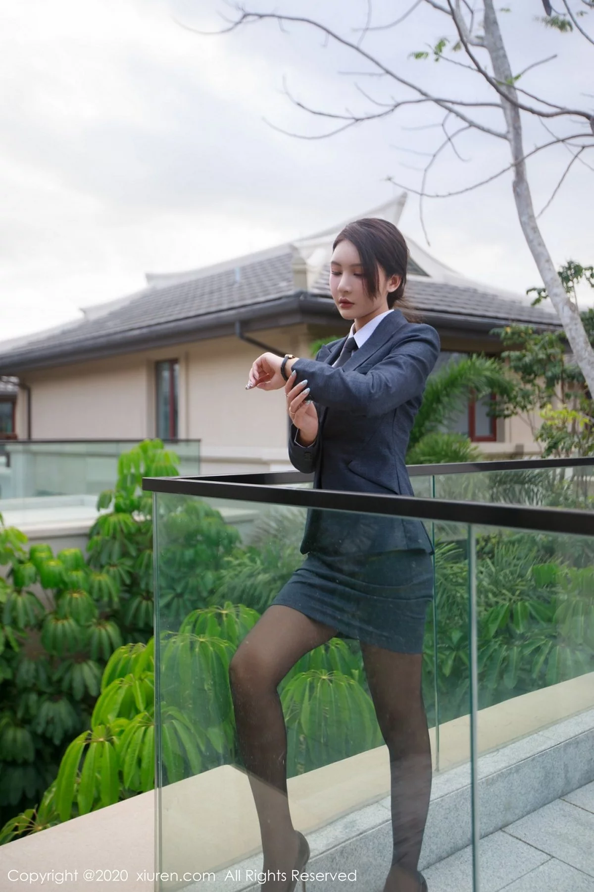 嫩模Emily顾奈奈心愿旅拍职场秘书制服主题超薄黑丝裤袜魅惑写真81P-第1章-图片1