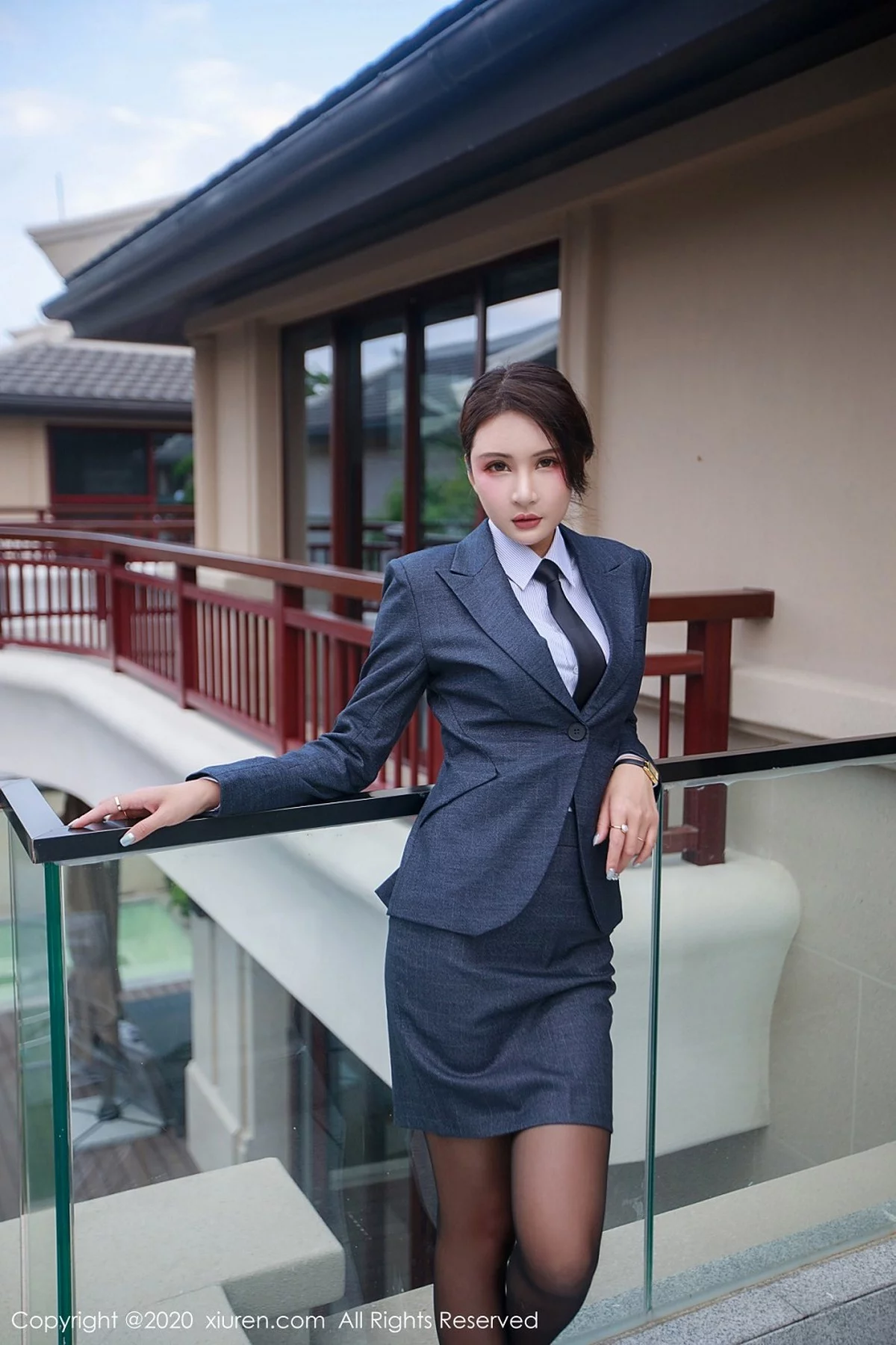 嫩模Emily顾奈奈心愿旅拍职场秘书制服主题超薄黑丝裤袜魅惑写真81P-第1章-图片2