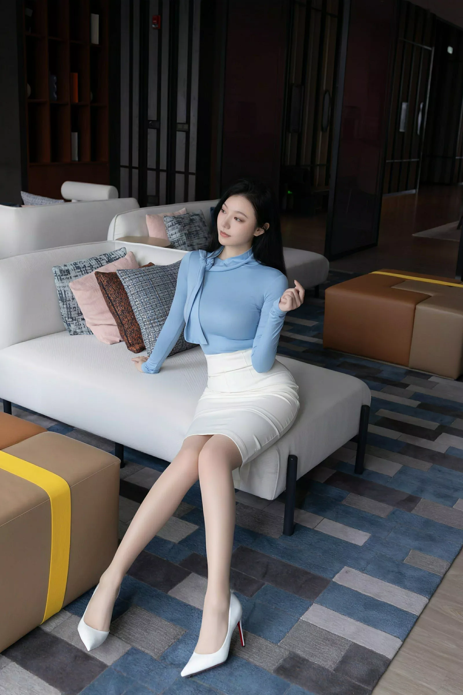 模特安然anran性感蓝色上衣露肉色内衣配超薄肉丝秀美腿诱惑写真80P-第1章-图片3