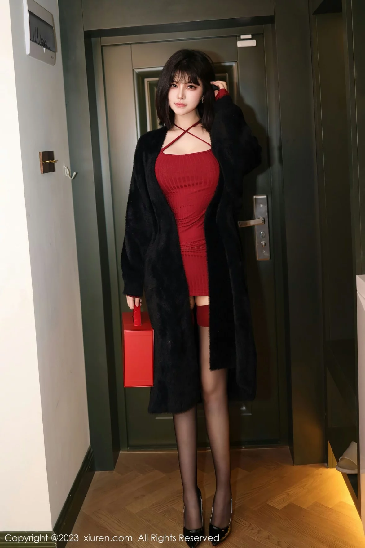 模特桃桃子红色收身连衣短露黑色蕾丝内衣秀曼妙身姿诱惑写真81P-第1章-图片1