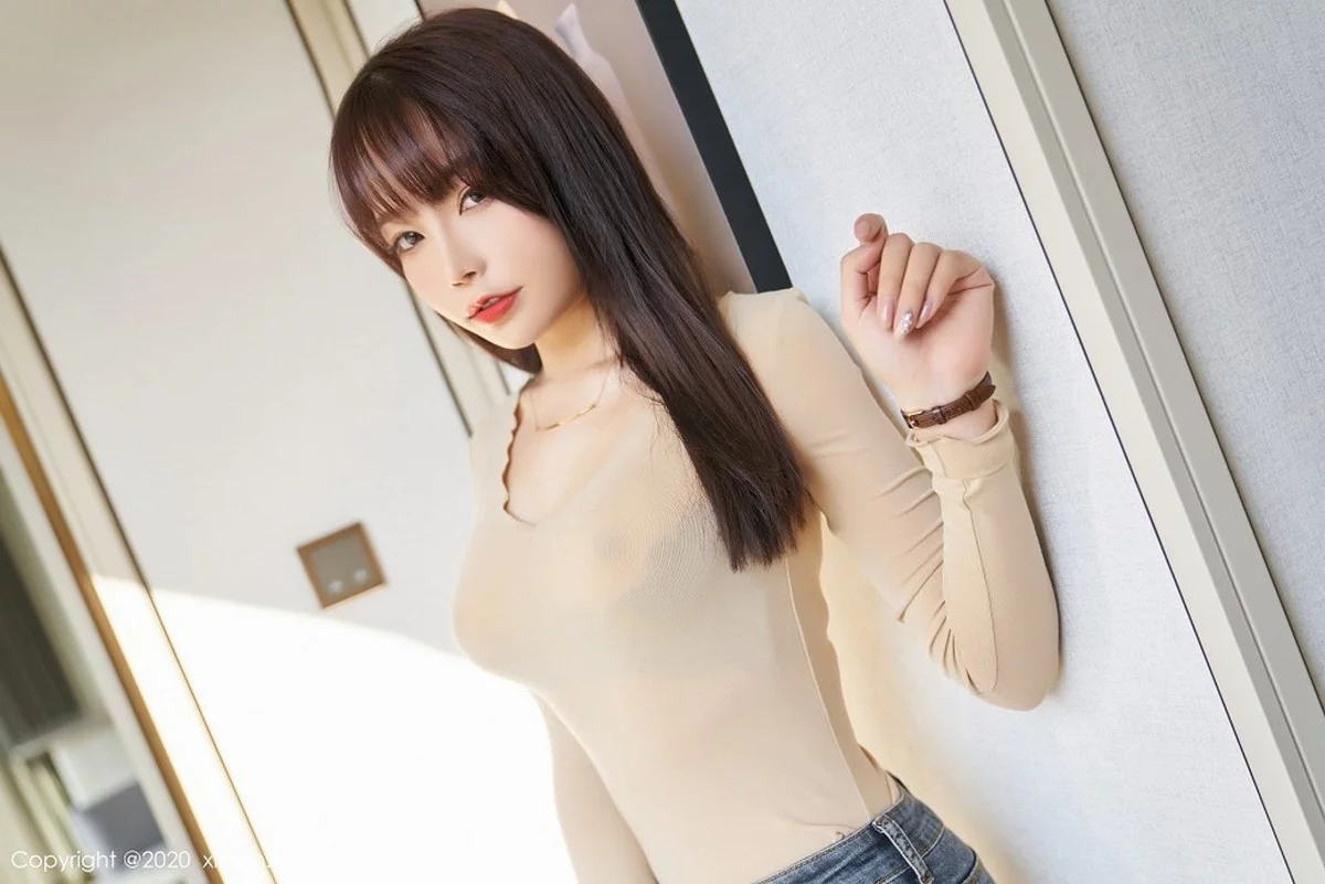 女神芝芝Booty私房镂空内衣配蕾丝吊袜半脱秀豪乳翘臀诱惑写真76P-第1章-图片1