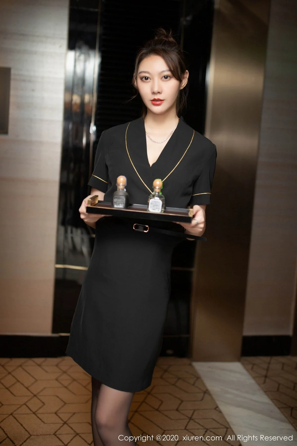 女神艺轩黑色职场制服主题半脱露蕾丝内衣开档黑丝裤袜诱惑写真79P-第1章-图片1