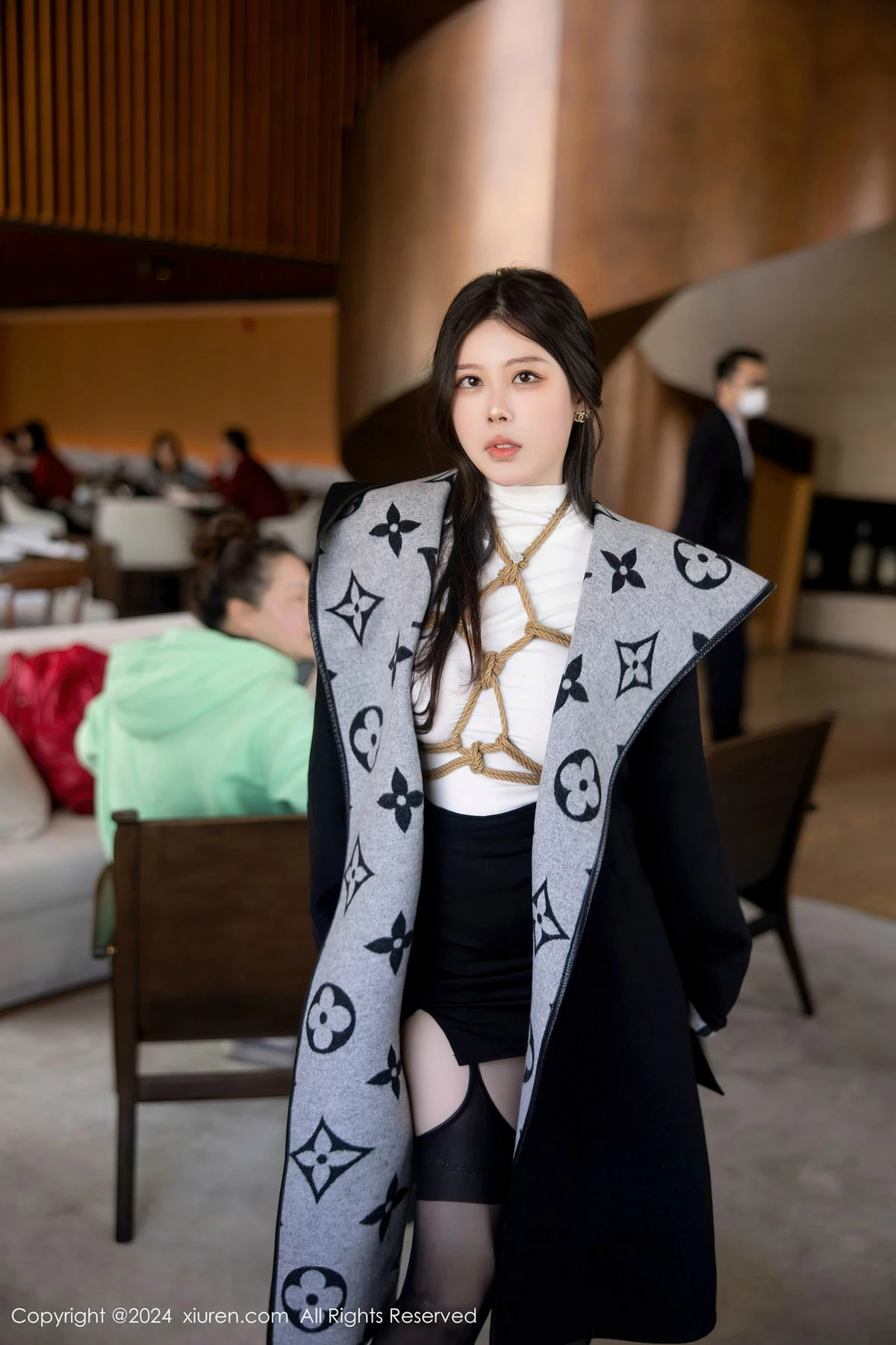 模特白茹雪私房捆绑艺白色轻透衣配黑丝吊袜秀丰腴身材诱惑写真90P-第1章-图片2