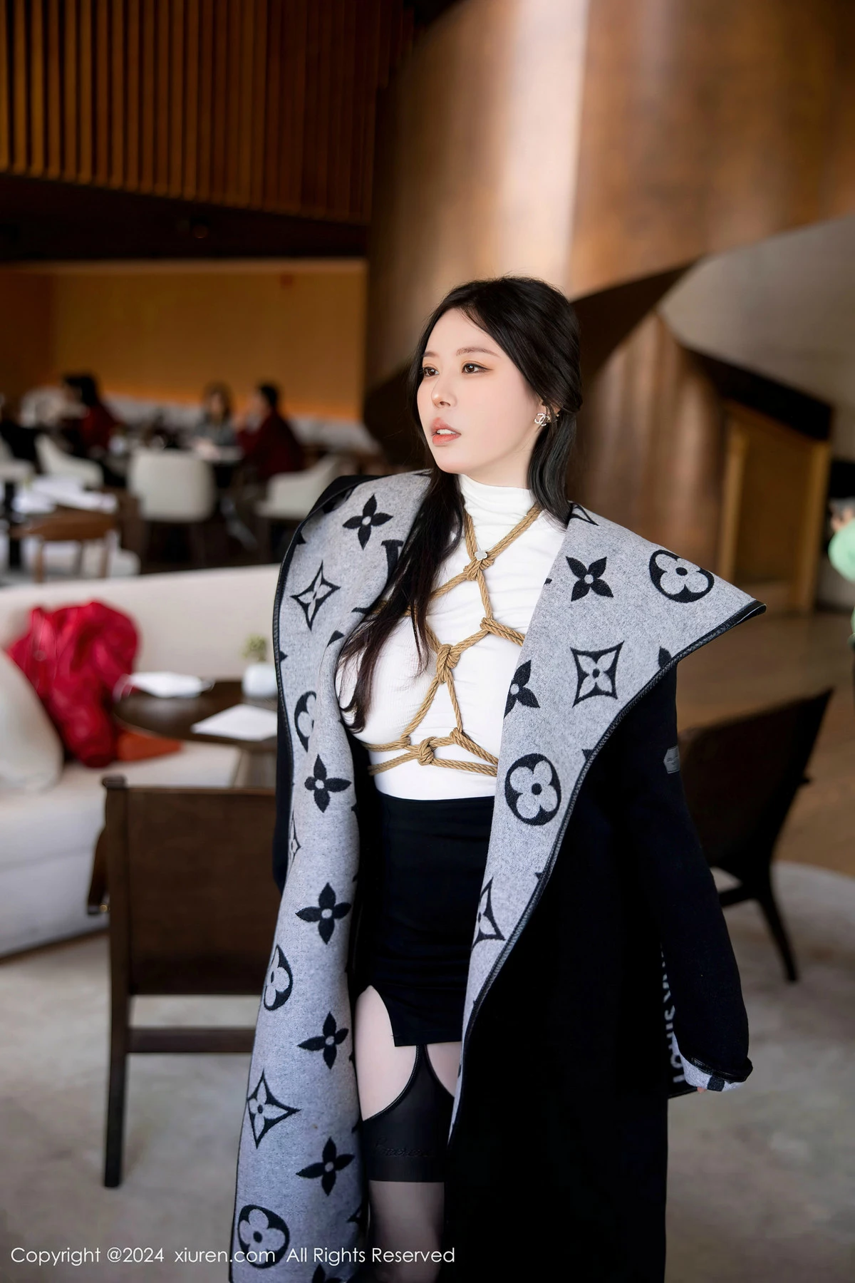 模特白茹雪私房捆绑艺白色轻透衣配黑丝吊袜秀丰腴身材诱惑写真90P-第1章-图片3