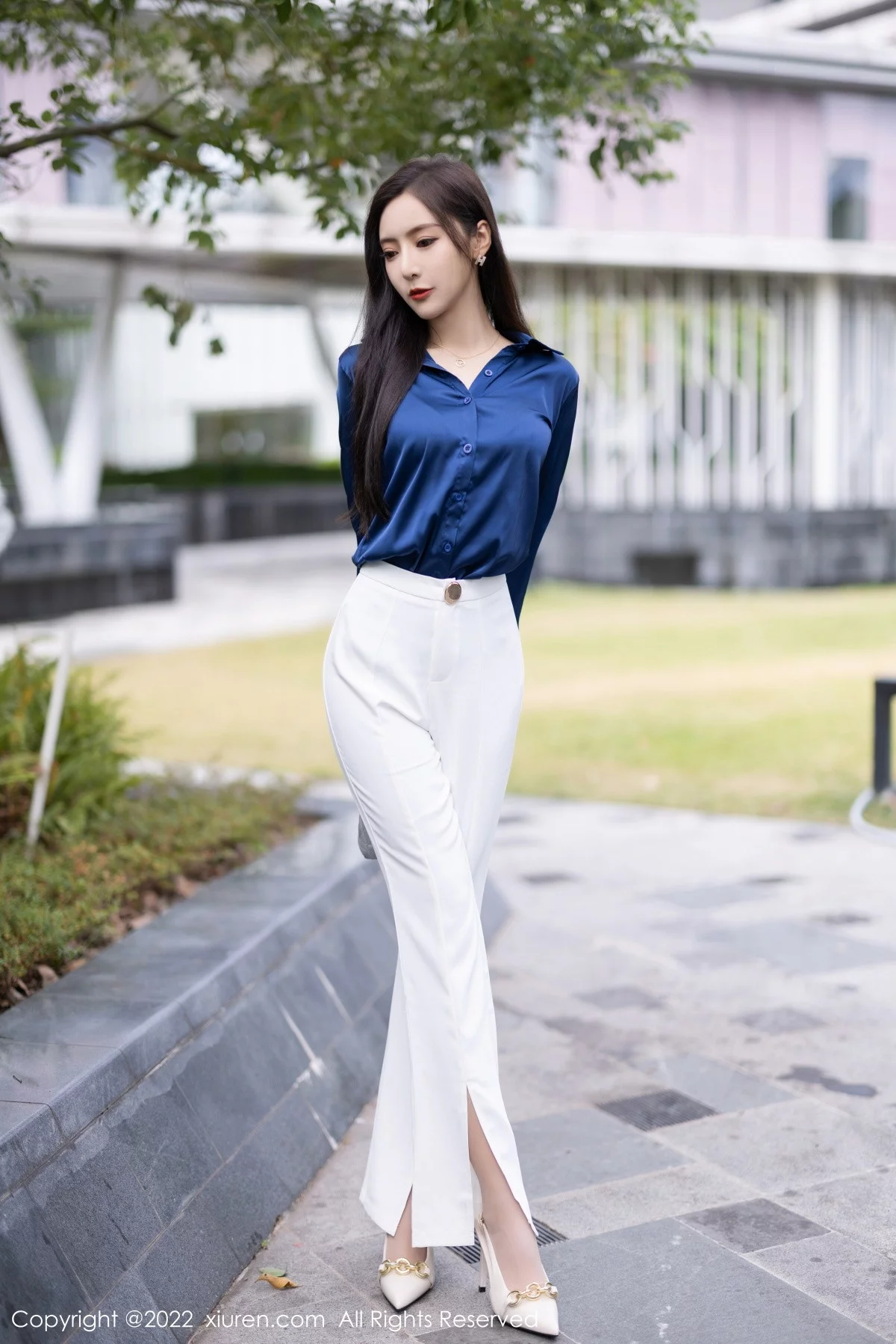 女神王馨瑶yanni蓝色上衣配白长裤半脱露性感内衣迷人诱惑写真90P-第1章-图片2