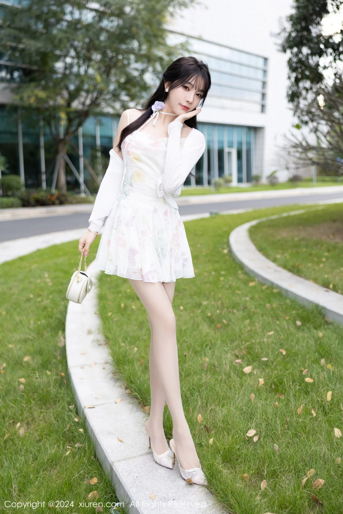 女神徐莉芝Booty性感白色短裙+黑色情趣服饰秀曼妙身姿诱惑写真82P-第1章-图片3