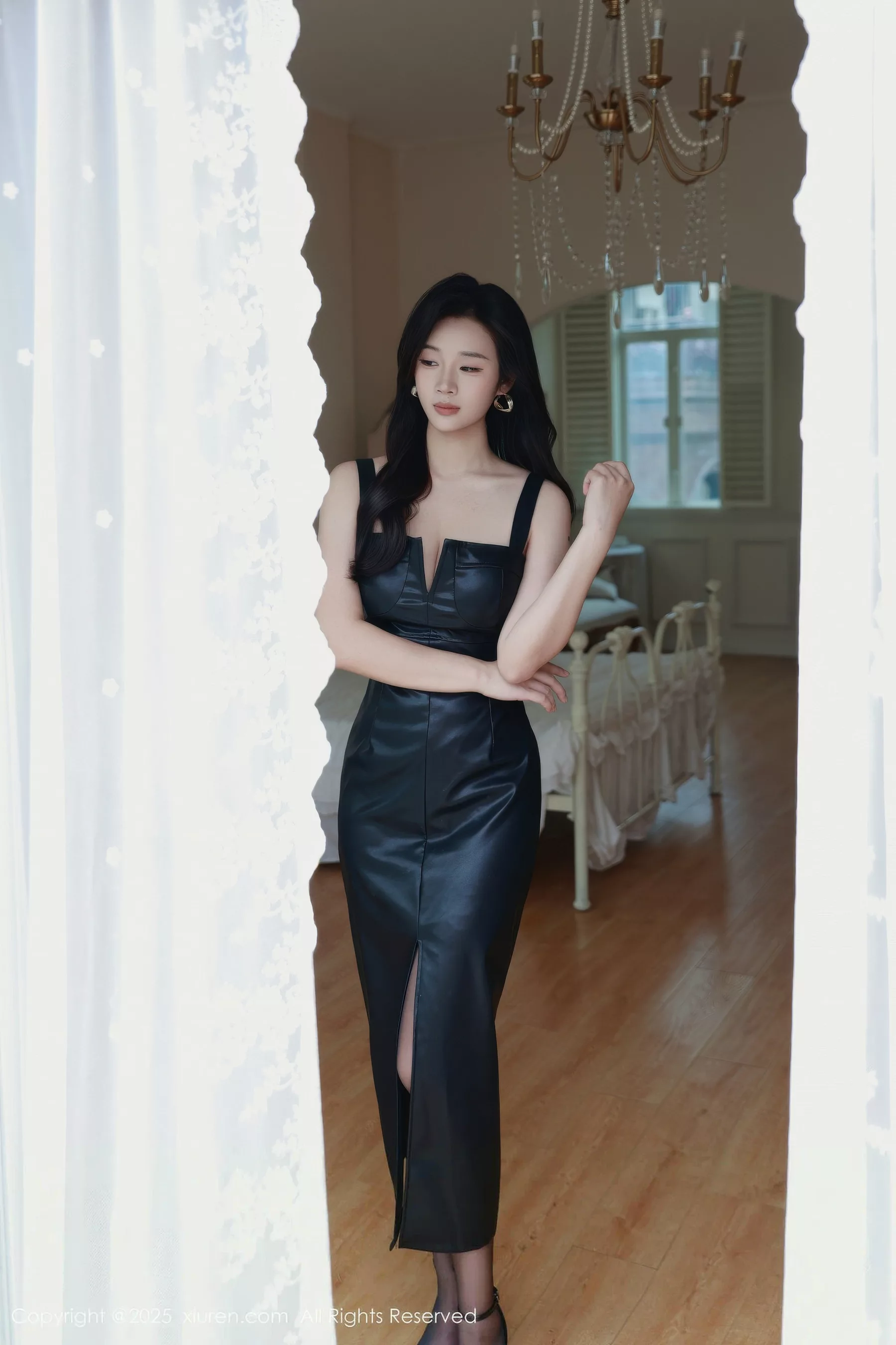 模特南乔性感黑色皮裙露黑色内衣配黑丝裤袜秀白嫩肌肤诱惑写真72P-第1章-图片1