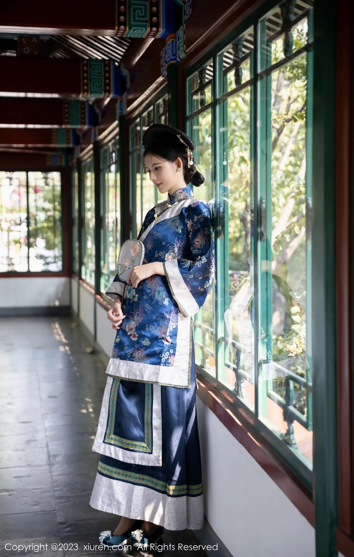 模特就是阿朱啊脱宫廷古装露蓝色睡衣秀曼妙绝美身姿诱惑写真86P-第1章-图片1