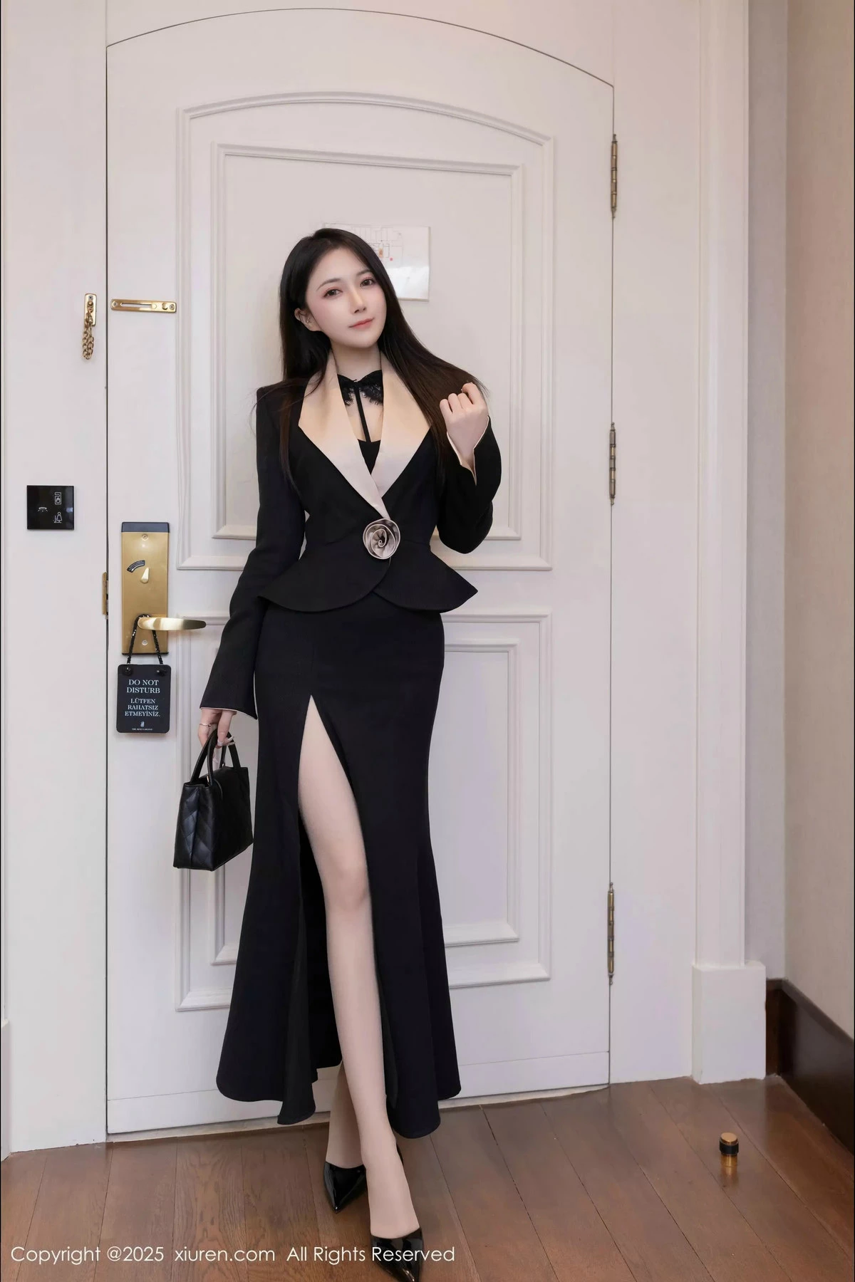 模特鱼子酱Fish性感黑色连衣裙配超薄肉丝秀曼妙身姿诱惑写真80P-第1章-图片2