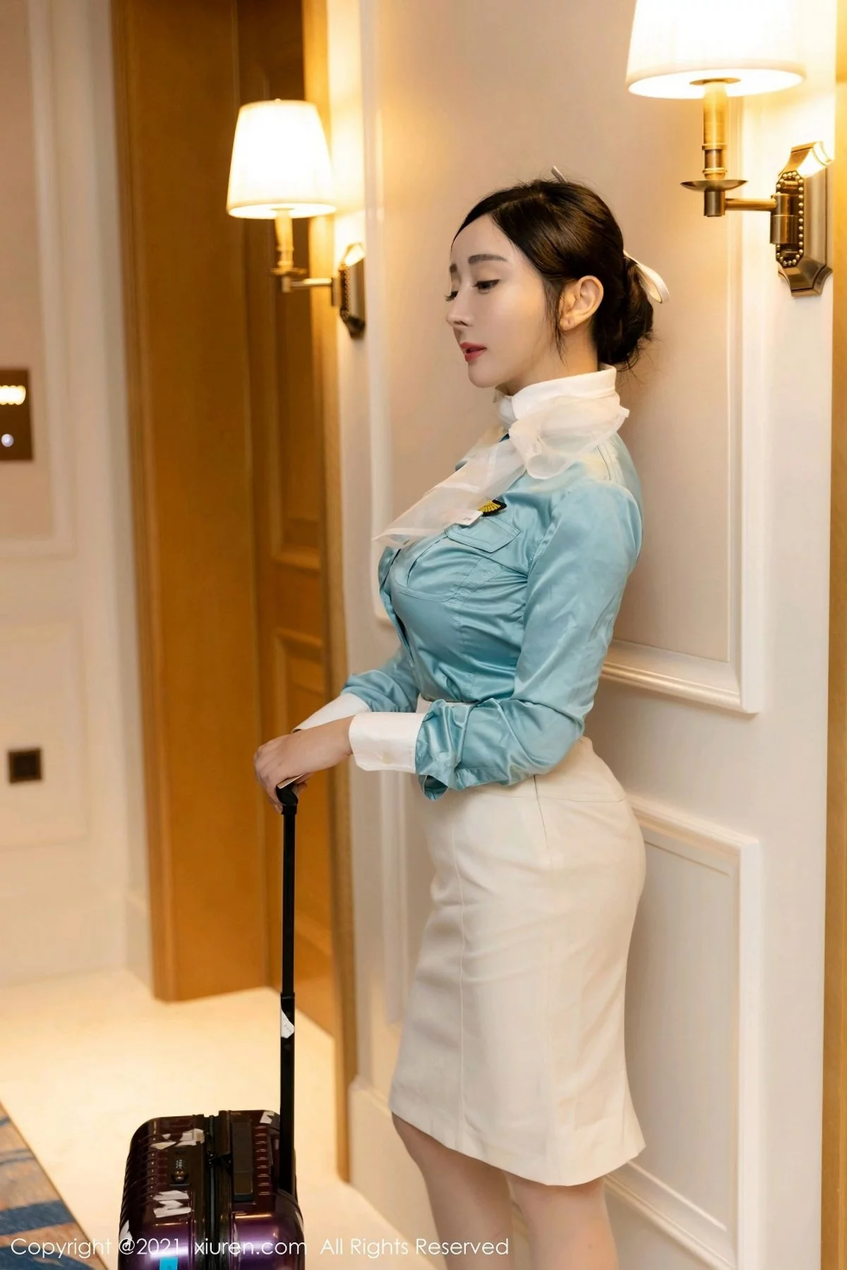 嫩模允爾厦门旅拍空姐剧情主题私房脱衣露火辣身材诱惑写真84P-第1章-图片3