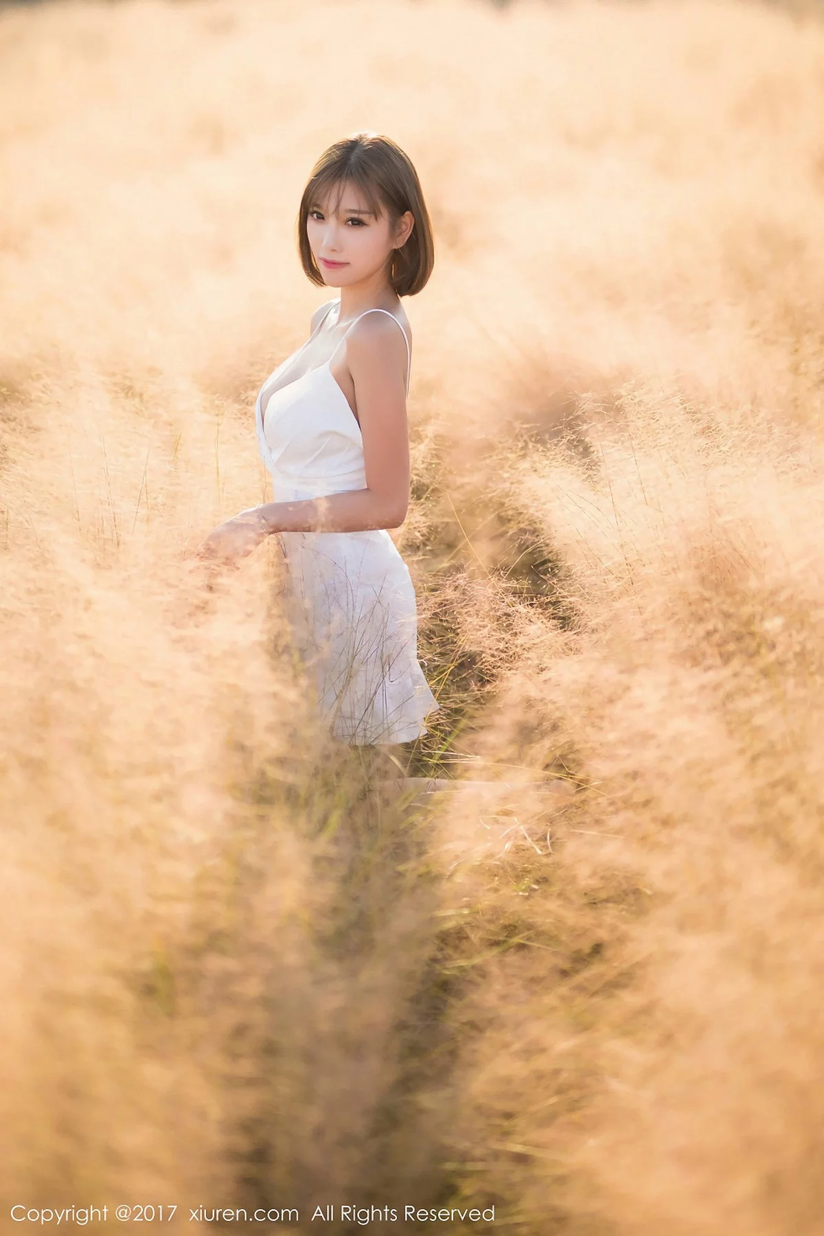 甜美女神杨晨晨户外花丛中白色蕾丝内衣秀完美身材性感写真50P-第1章-图片3