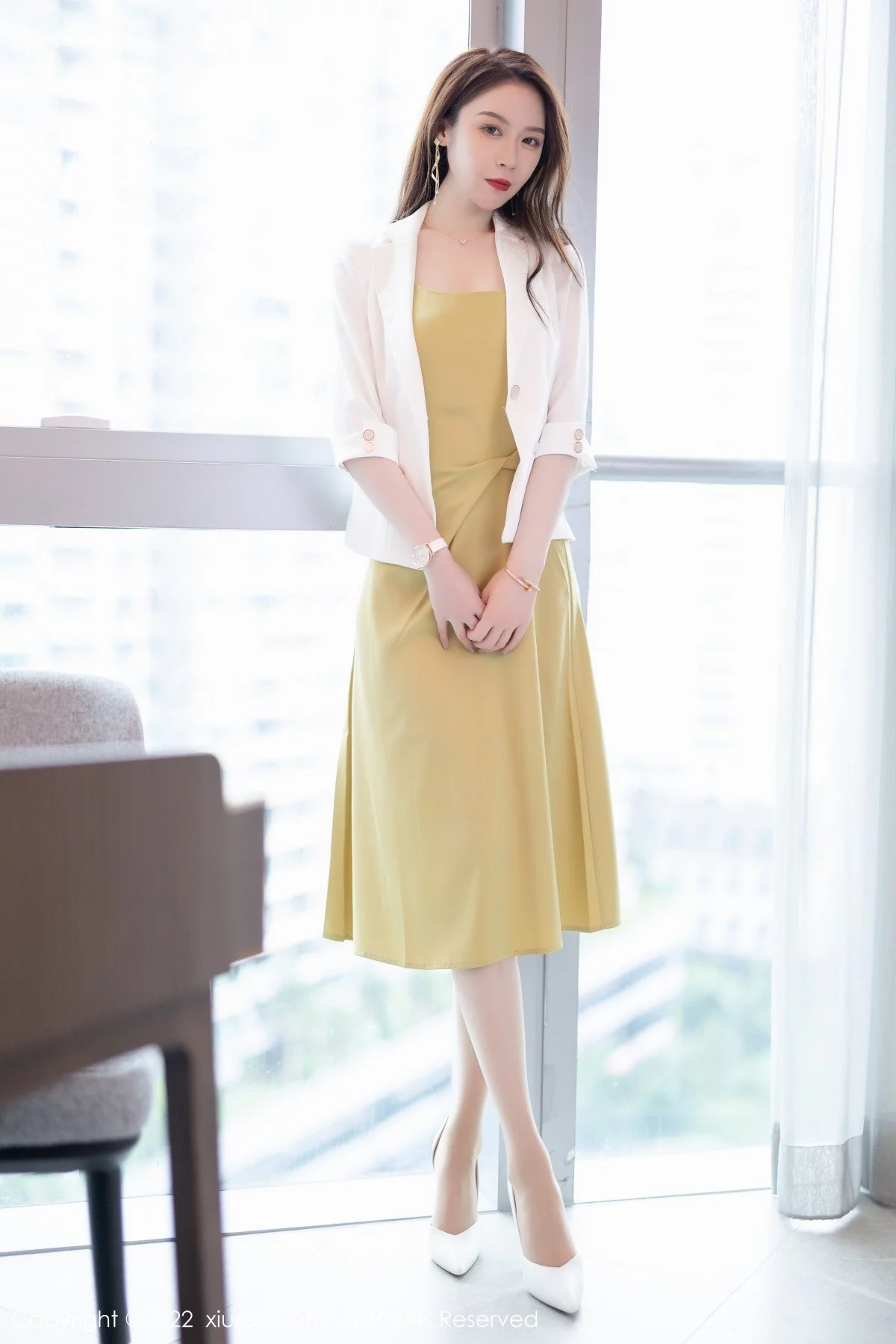 模特梦心玥佛山心愿旅拍脱吊带裙露黄色内衣超薄肉丝诱惑写真82P-第1章-图片1