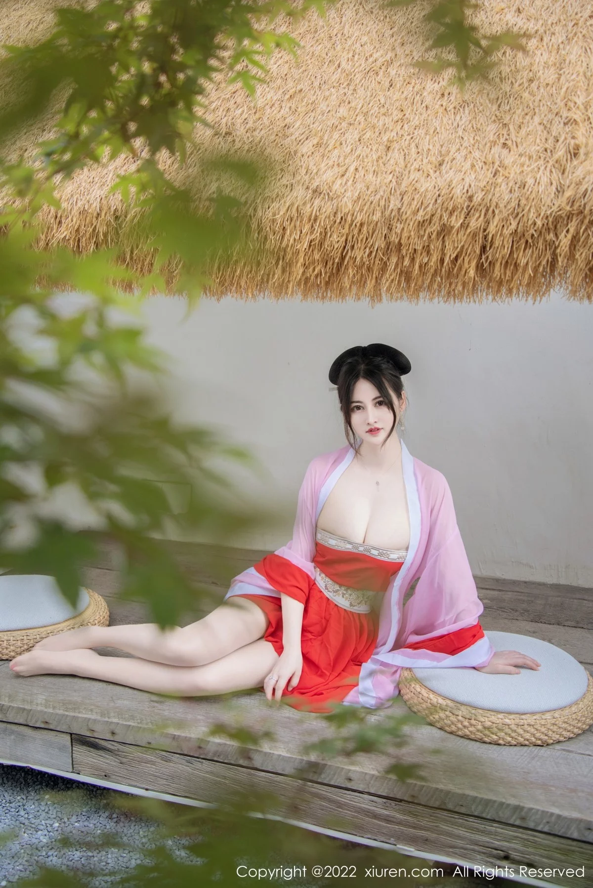 模特诗诗kiki性感古装服饰配无内肉丝半脱秀惹火身材诱惑写真80P-第1章-图片1